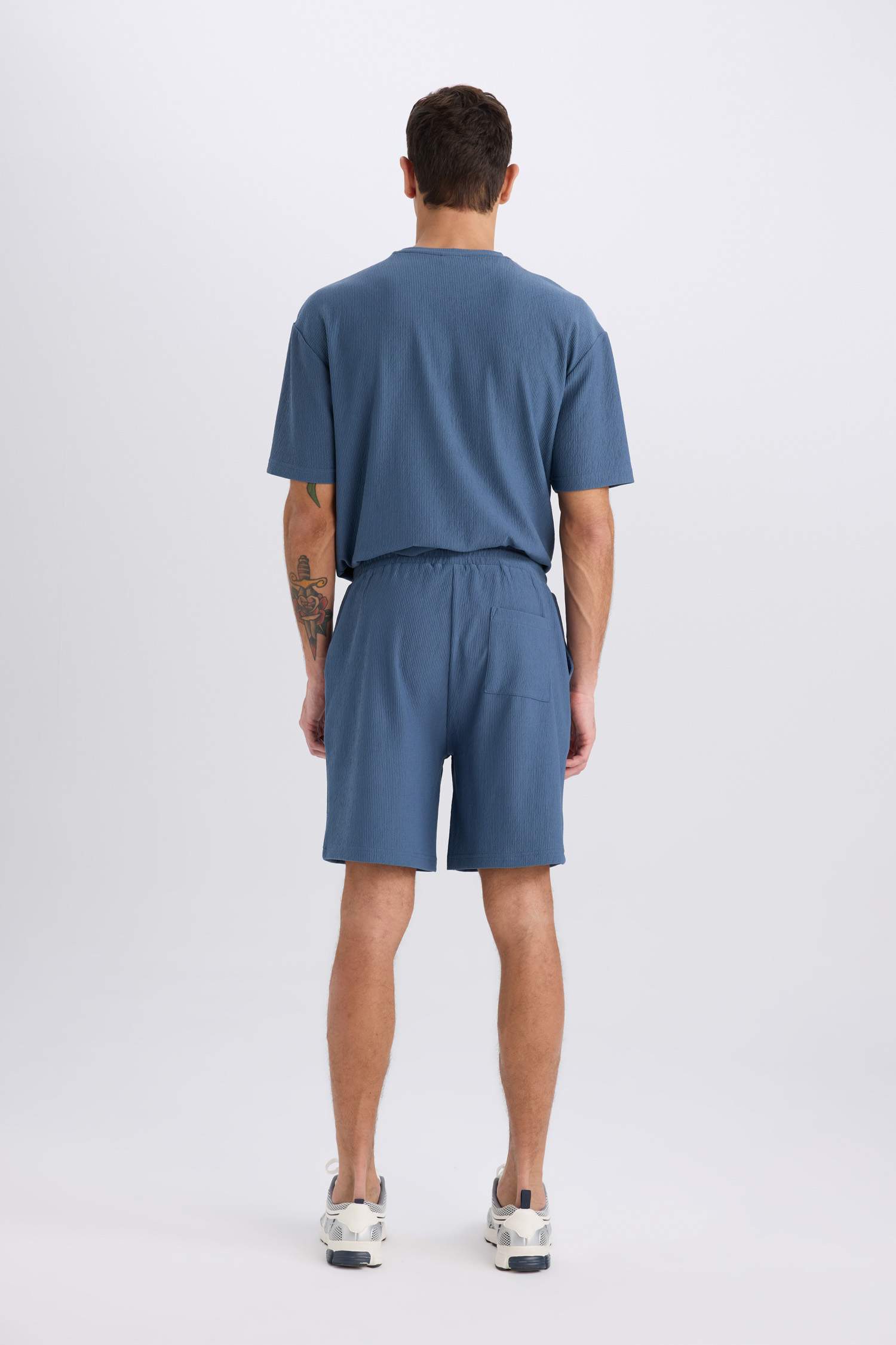 Regular Fit Düz Paça Şort