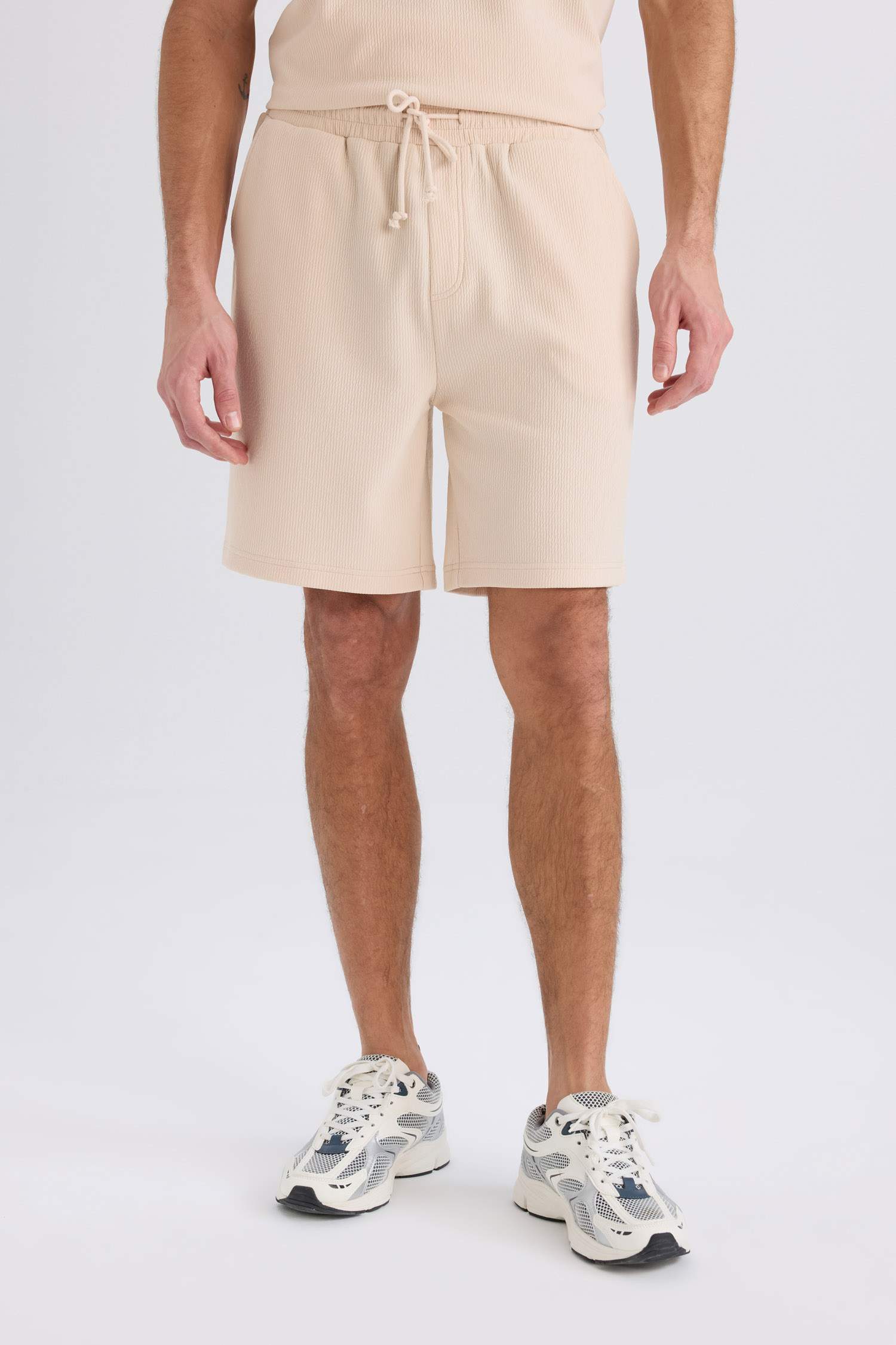 Short droit à coupe régulière