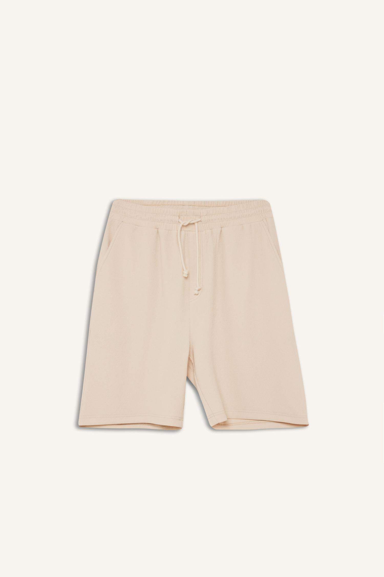 Short droit à coupe régulière