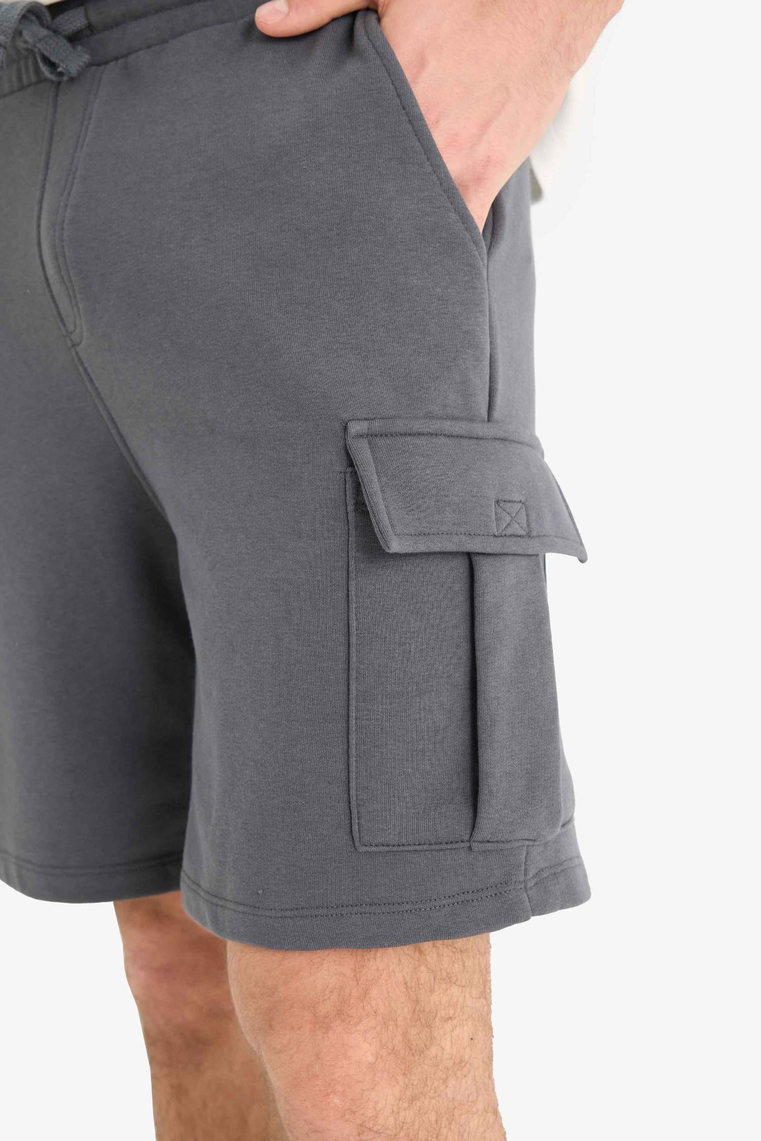 Regular Fit Beli Bağcıklı Kargo Cepli Şort