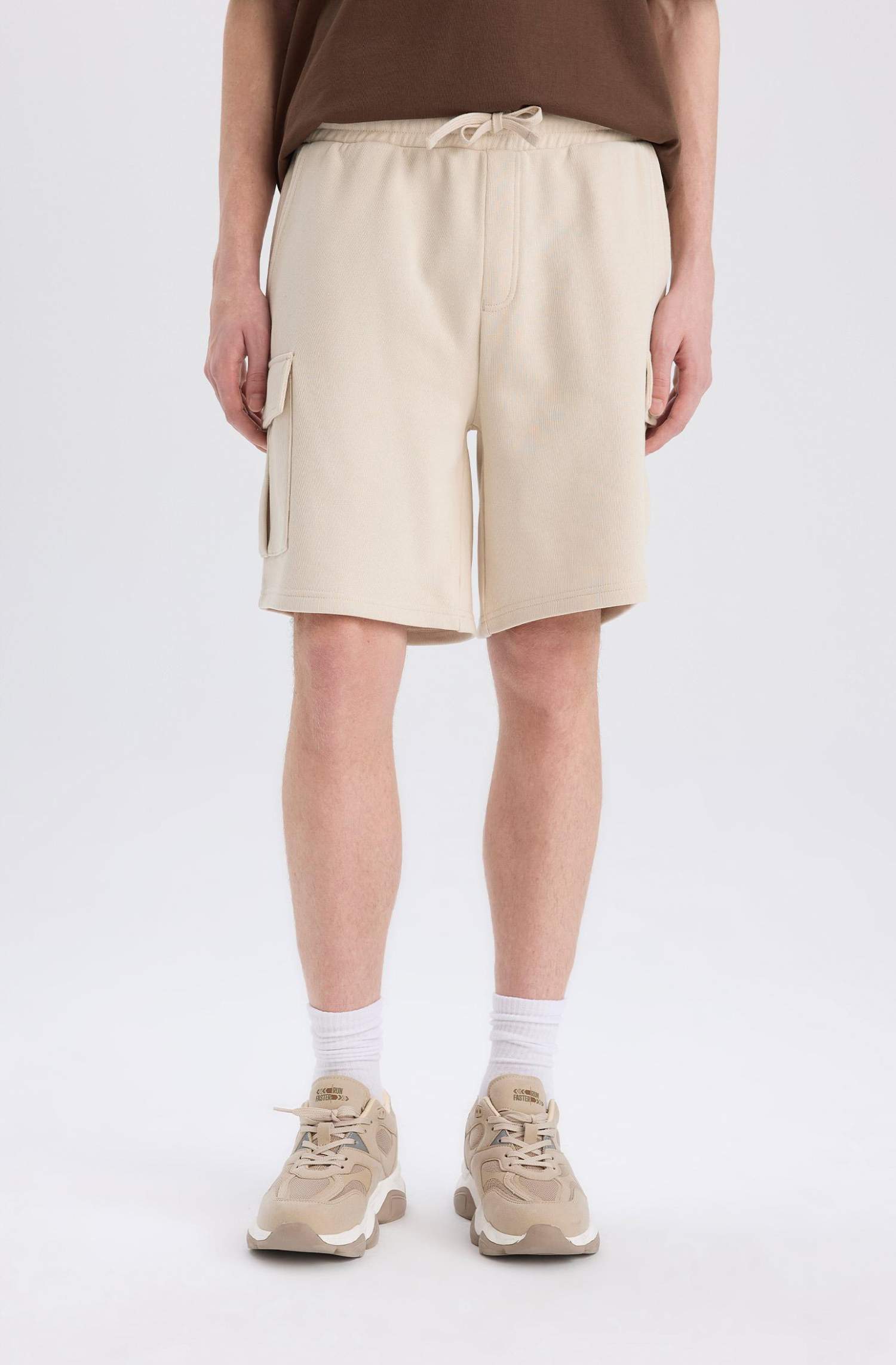 Regular Fit Beli Bağcıklı Kargo Cepli Şort