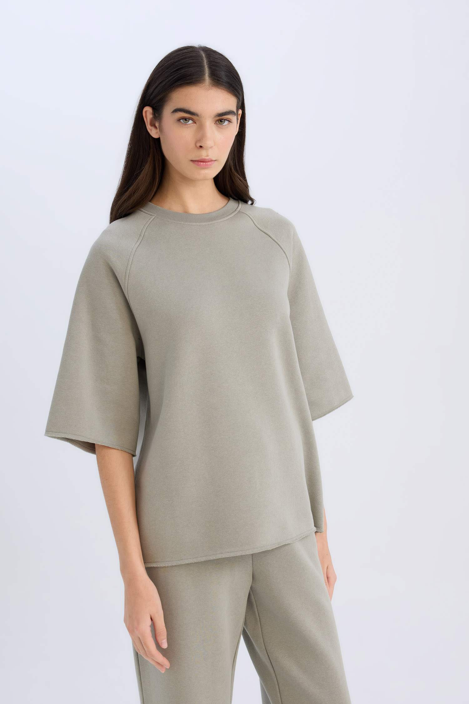 үлкен пішім дөңгелек жаға Свитер