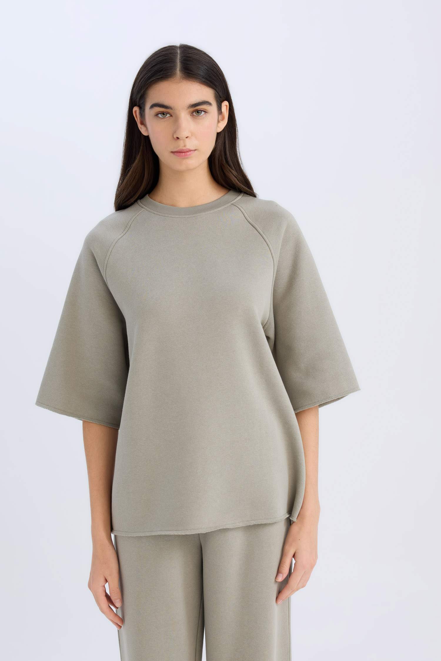 үлкен пішім дөңгелек жаға Свитер