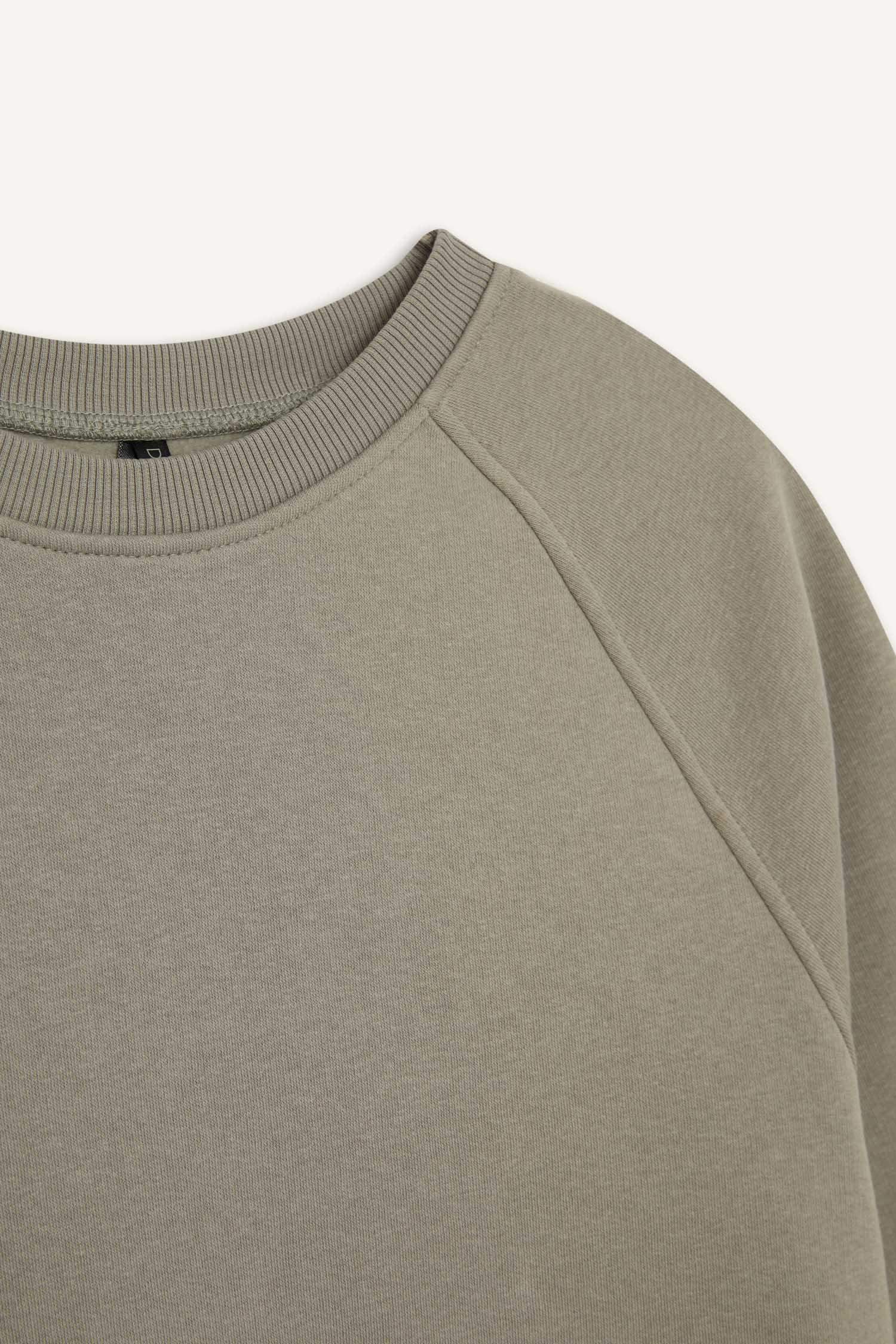 үлкен пішім дөңгелек жаға Свитер