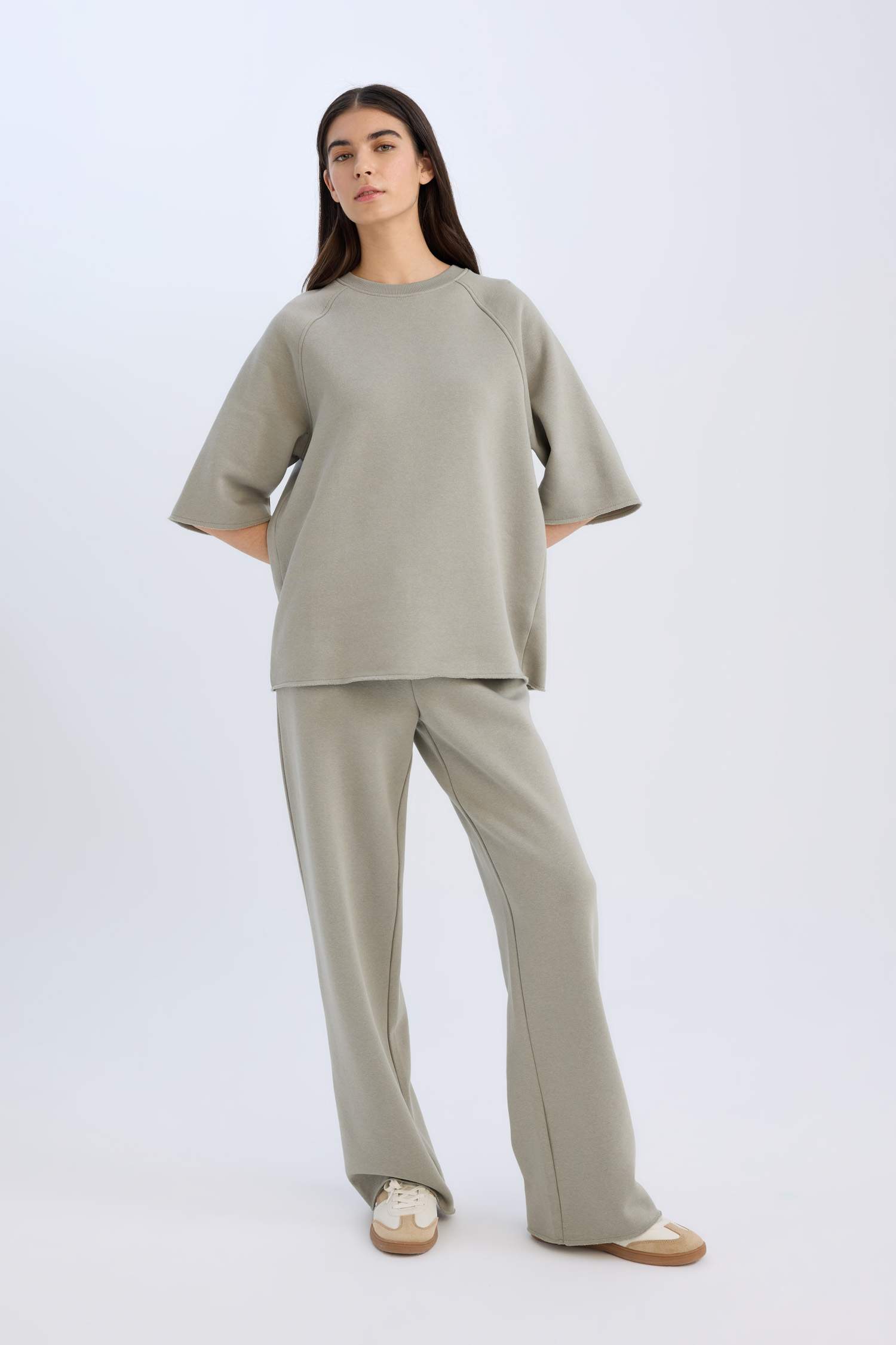 بنطلون برجل واسع وايد ليج