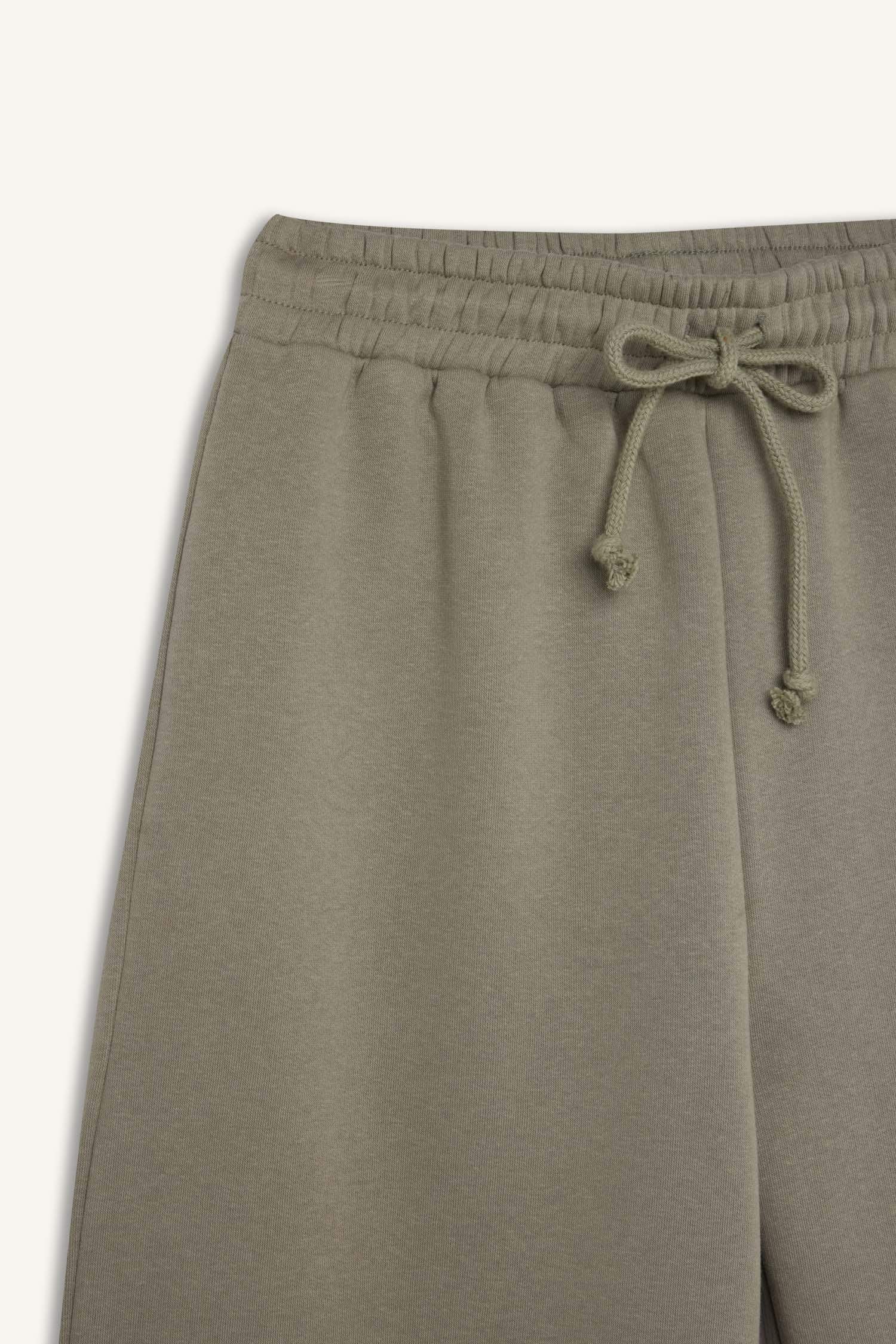 بنطلون برجل واسع وايد ليج