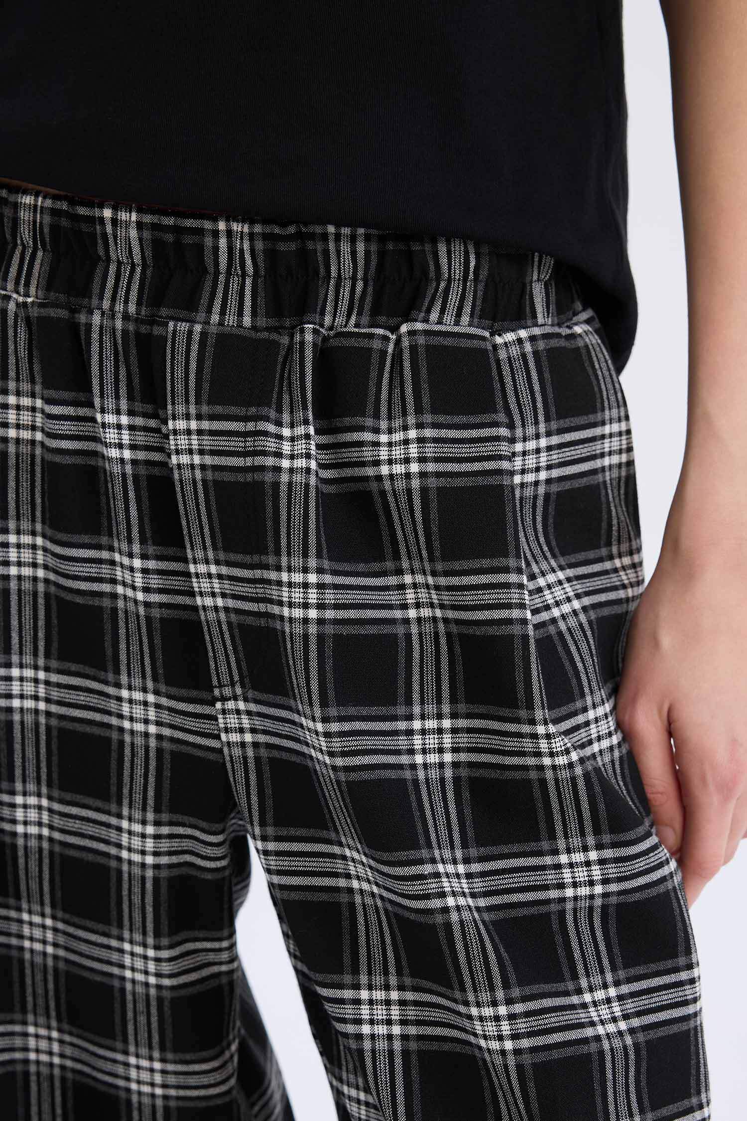 Пижамные брюки с широкими клетчатыми ногами, обычная талия с резинкой и карманами