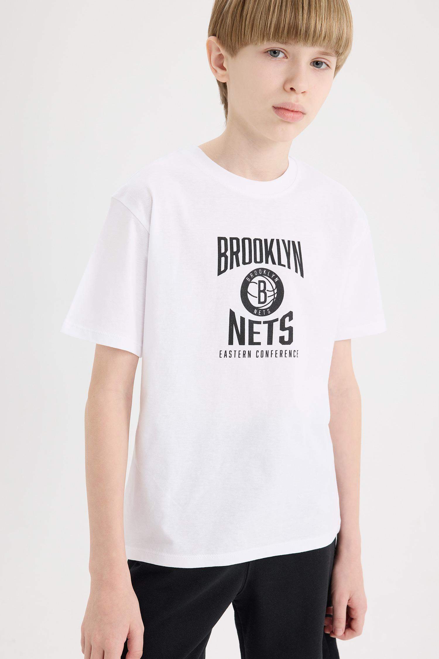 Erkek Çocuk NBA Brooklyn Nets Bisiklet Yaka Sırt Baskılı Kısa Kollu Tişört