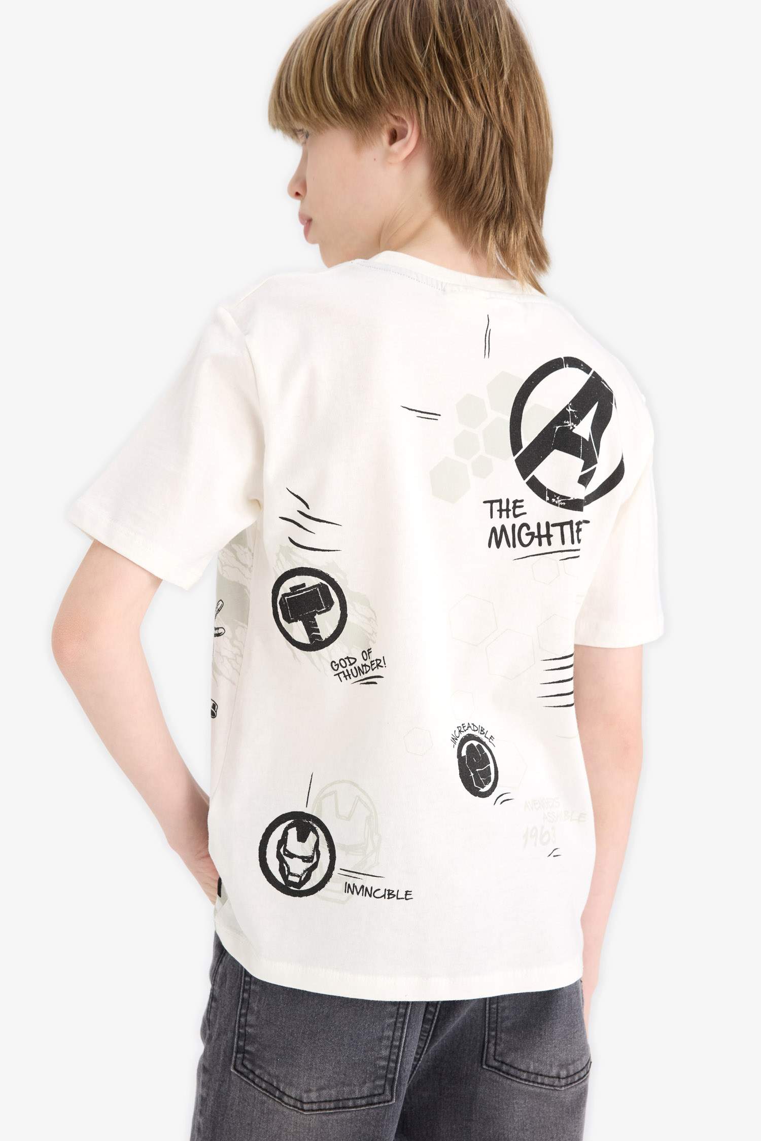 Erkek Çocuk Marvel Avengers Bisiklet Yaka Kısa Kollu Tişört