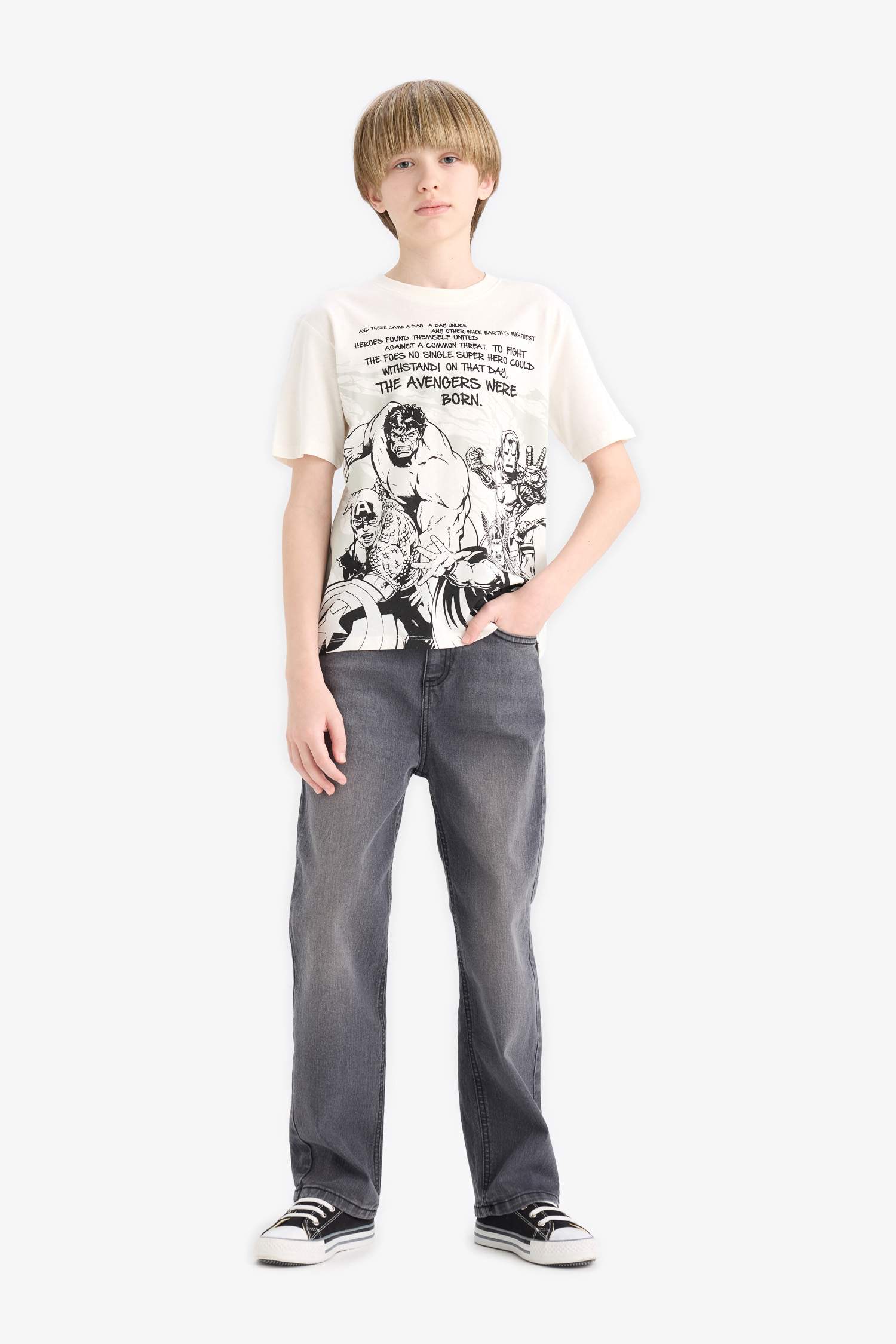 Erkek Çocuk Marvel Avengers Bisiklet Yaka Kısa Kollu Tişört