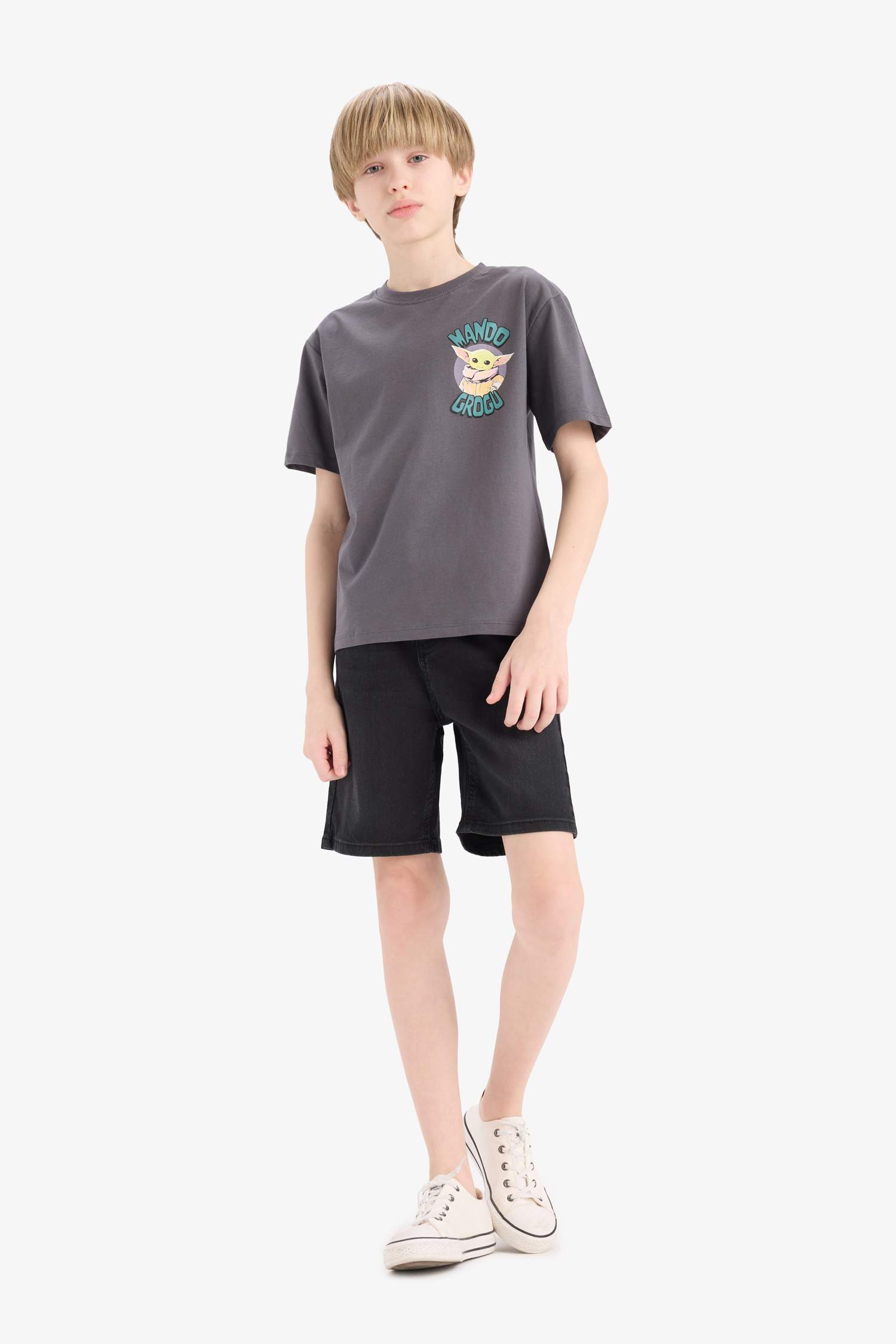 تيشيرت أولاد نص كم قصة عادية بطبعة ستار وارز