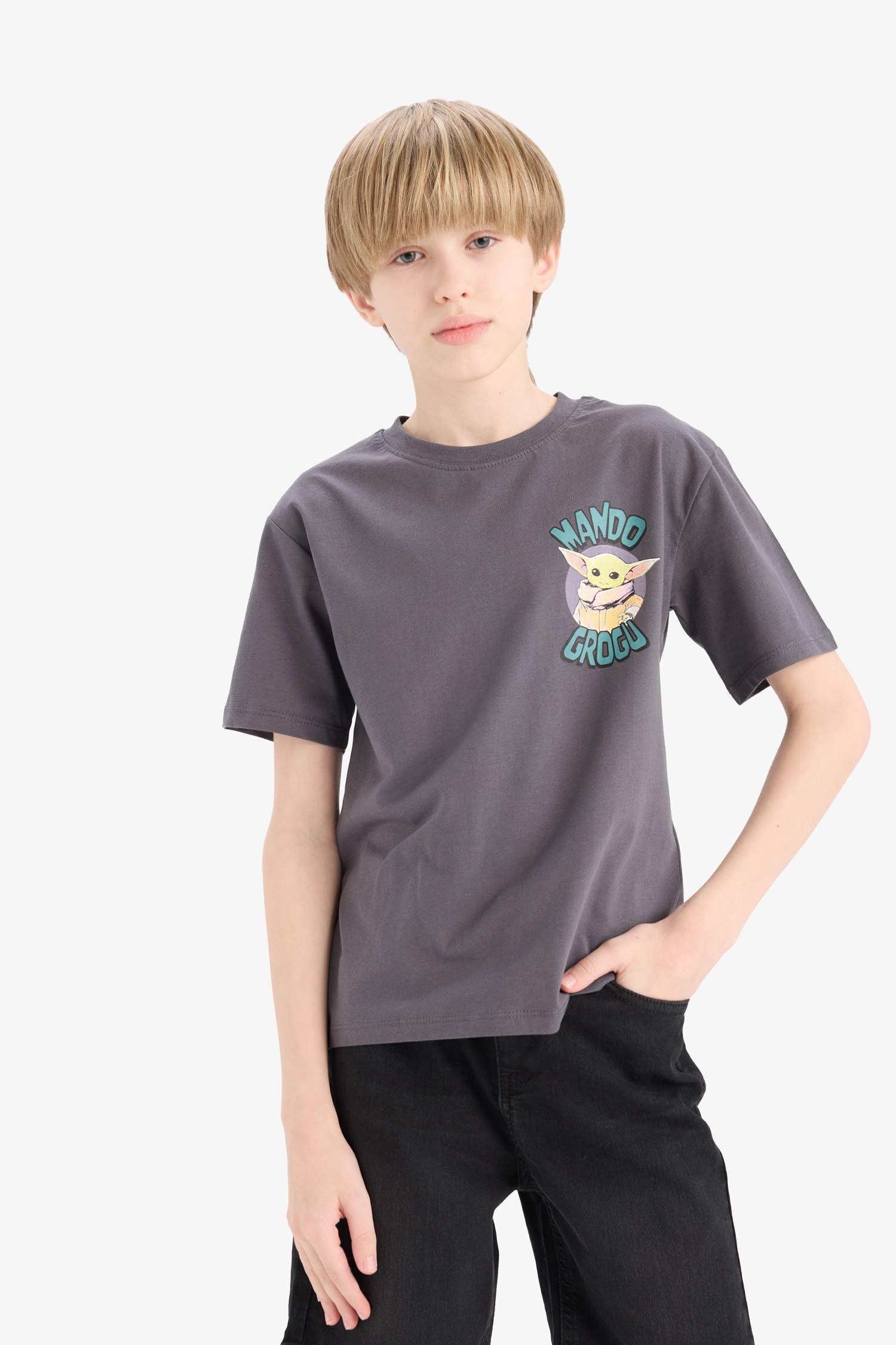 تيشيرت أولاد نص كم قصة عادية بطبعة ستار وارز