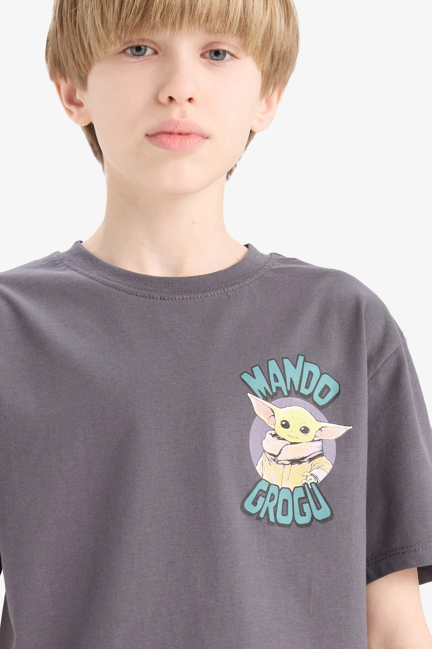 تيشيرت أولاد نص كم قصة عادية بطبعة ستار وارز