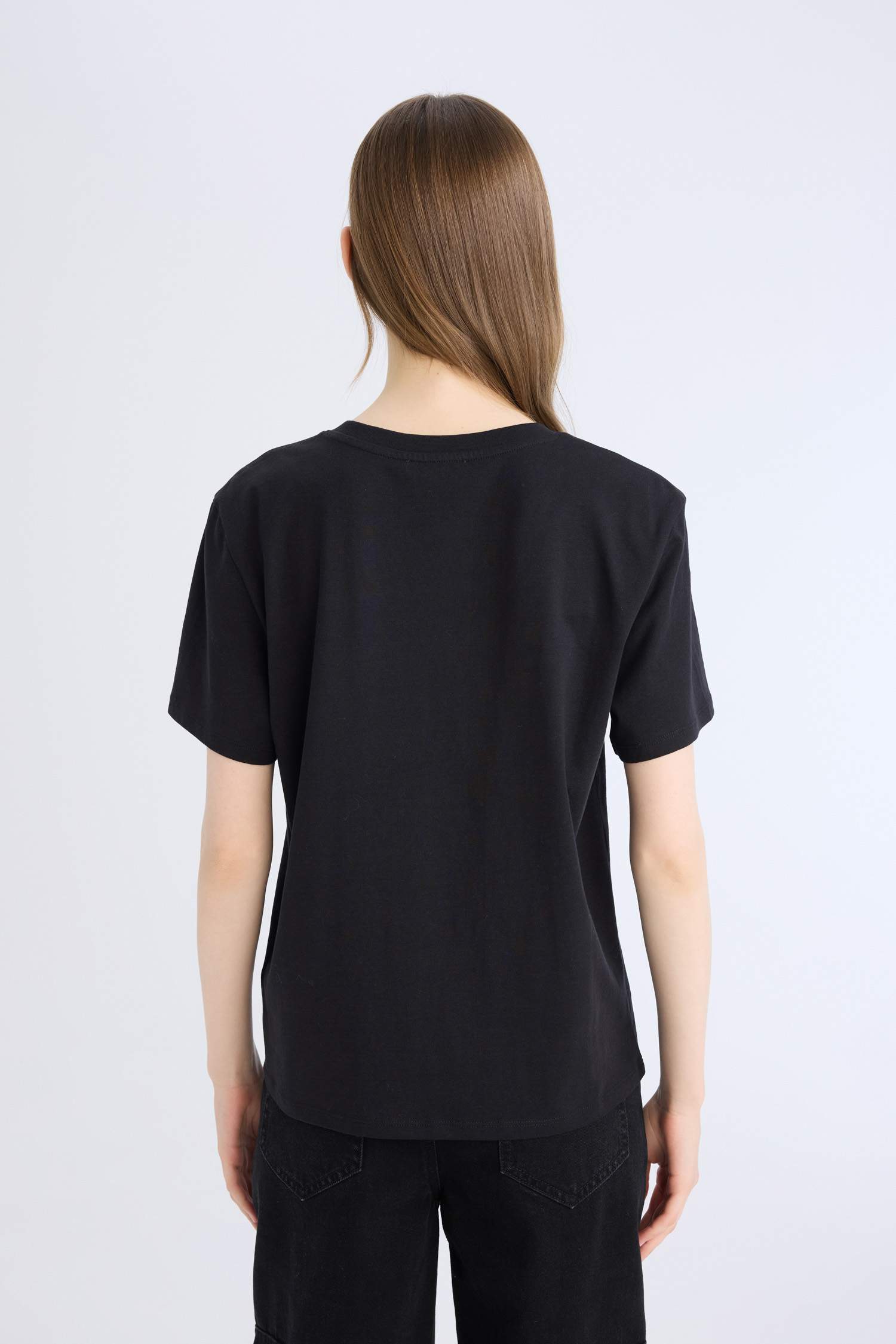 Regular Fit V Yaka Basic Düz Kısa Kollu Tişört