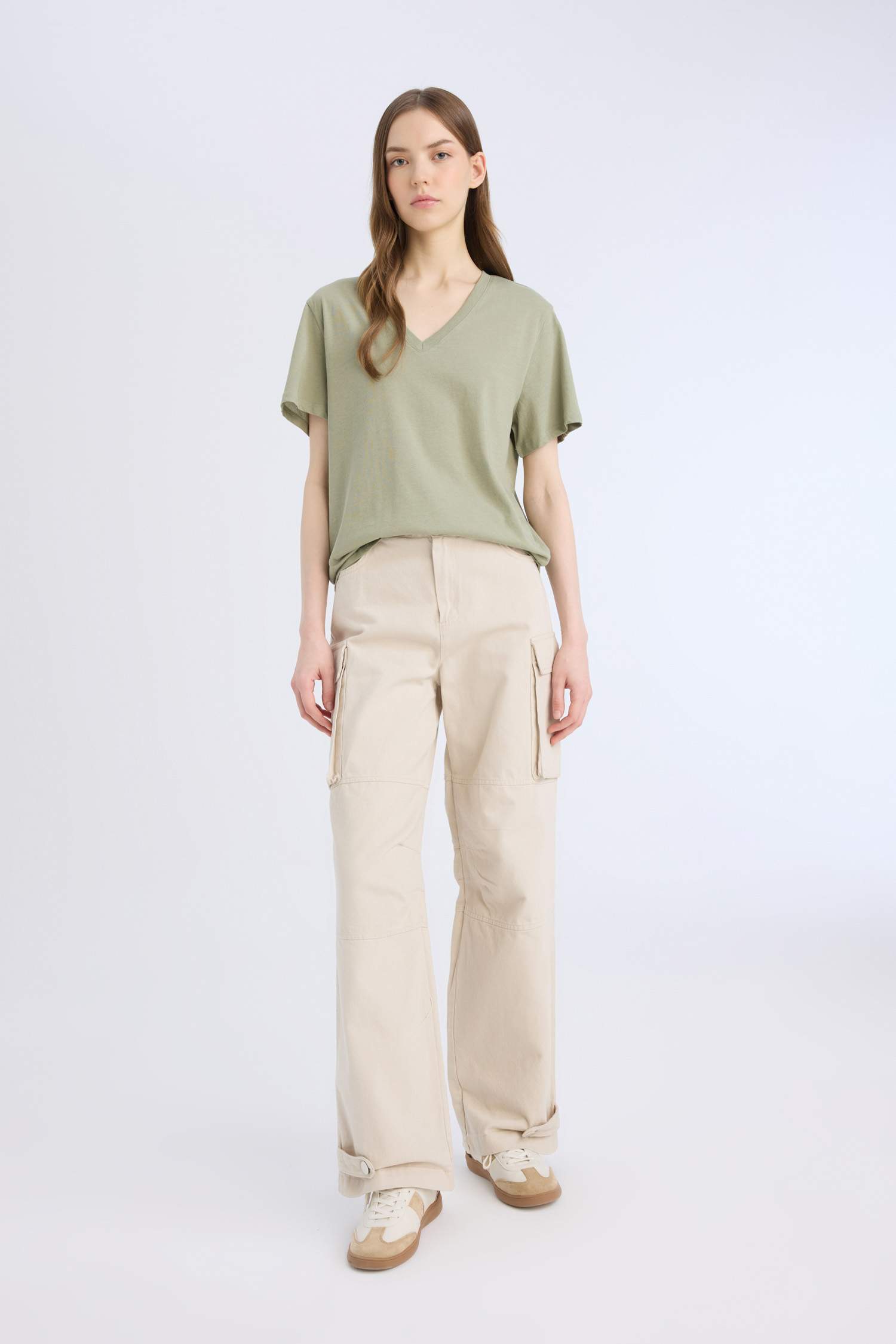 Regular Fit V Yaka Basic Düz Kısa Kollu Tişört