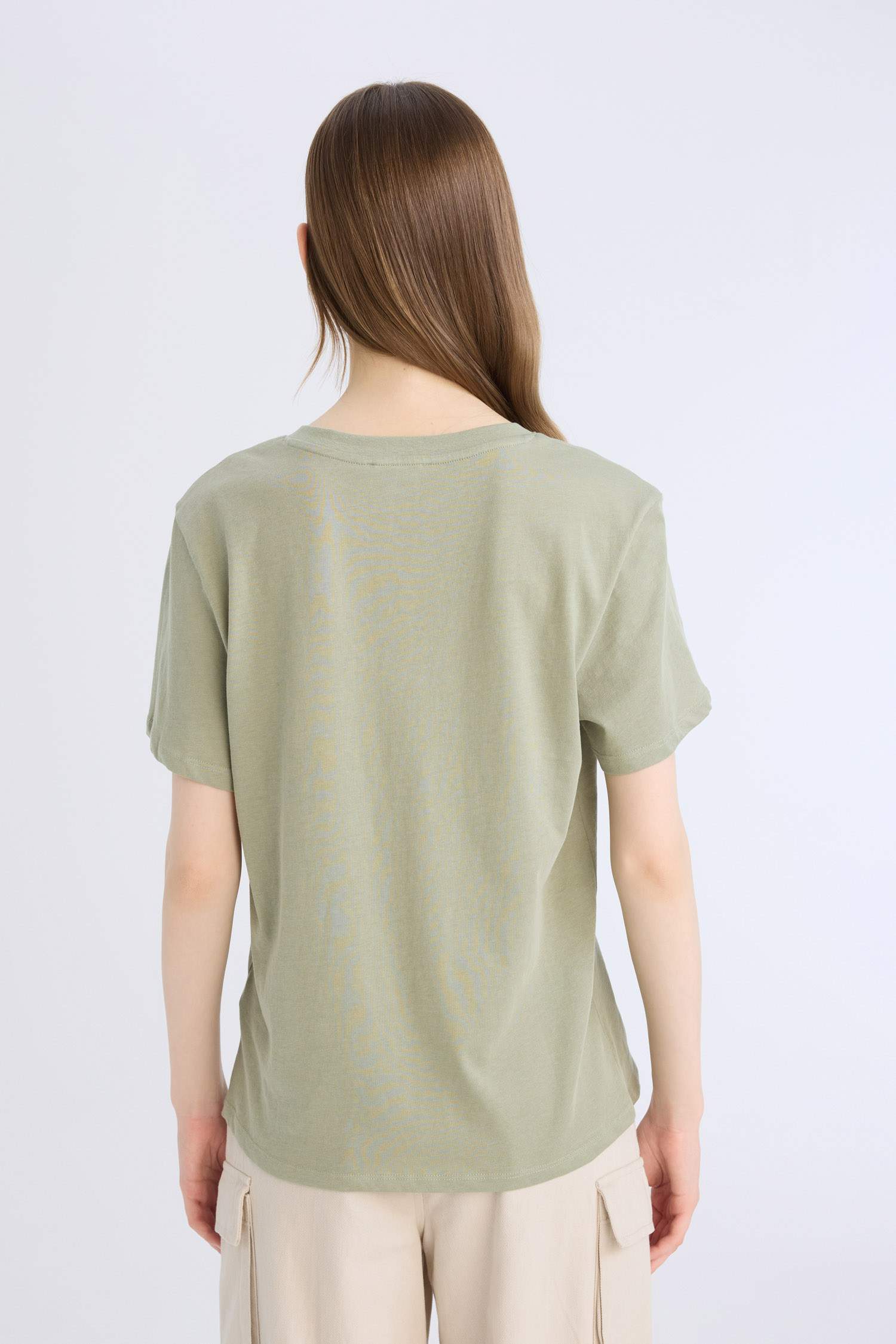 Regular Fit V Yaka Basic Düz Kısa Kollu Tişört