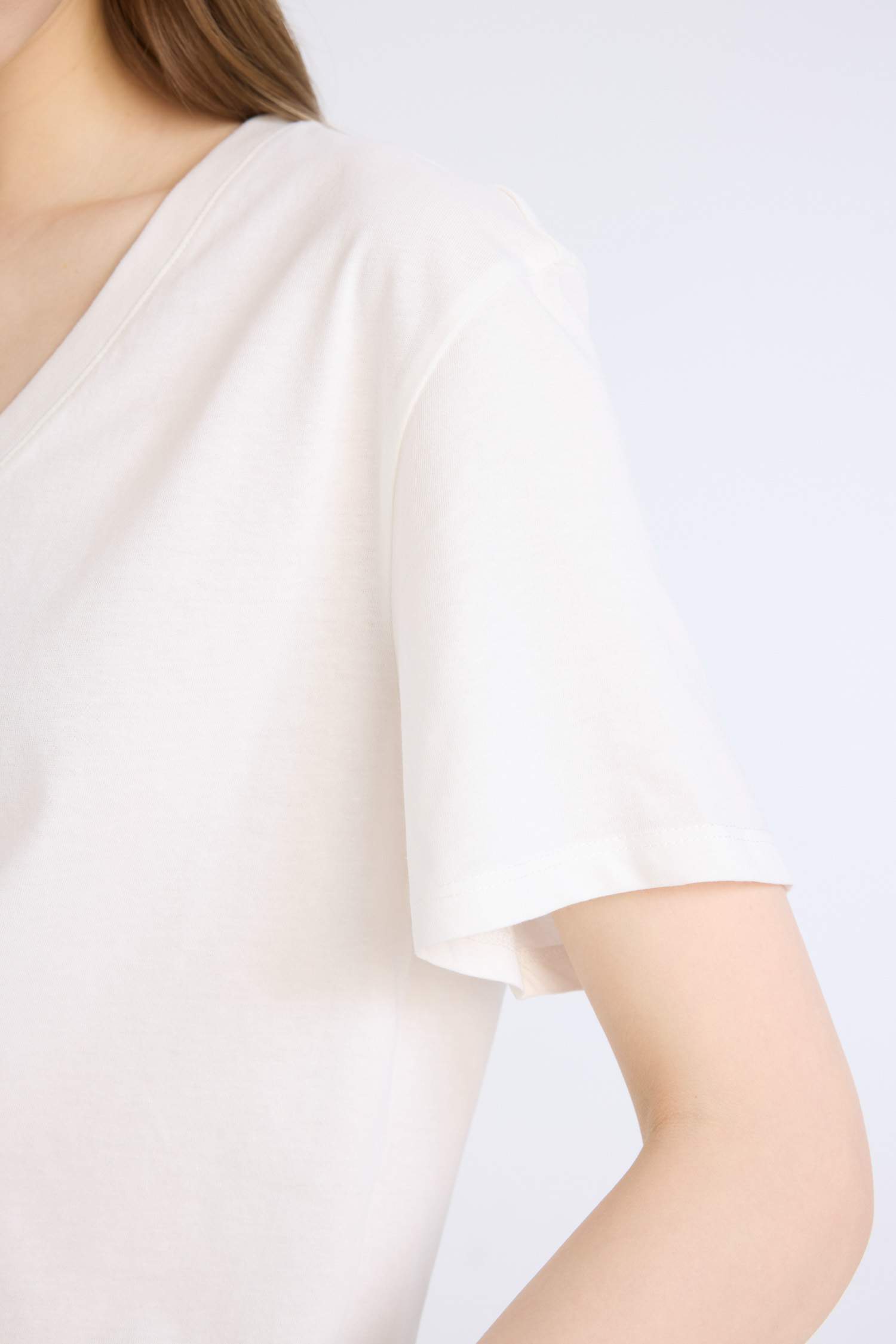 Regular Fit V Yaka Basic Düz Kısa Kollu Tişört