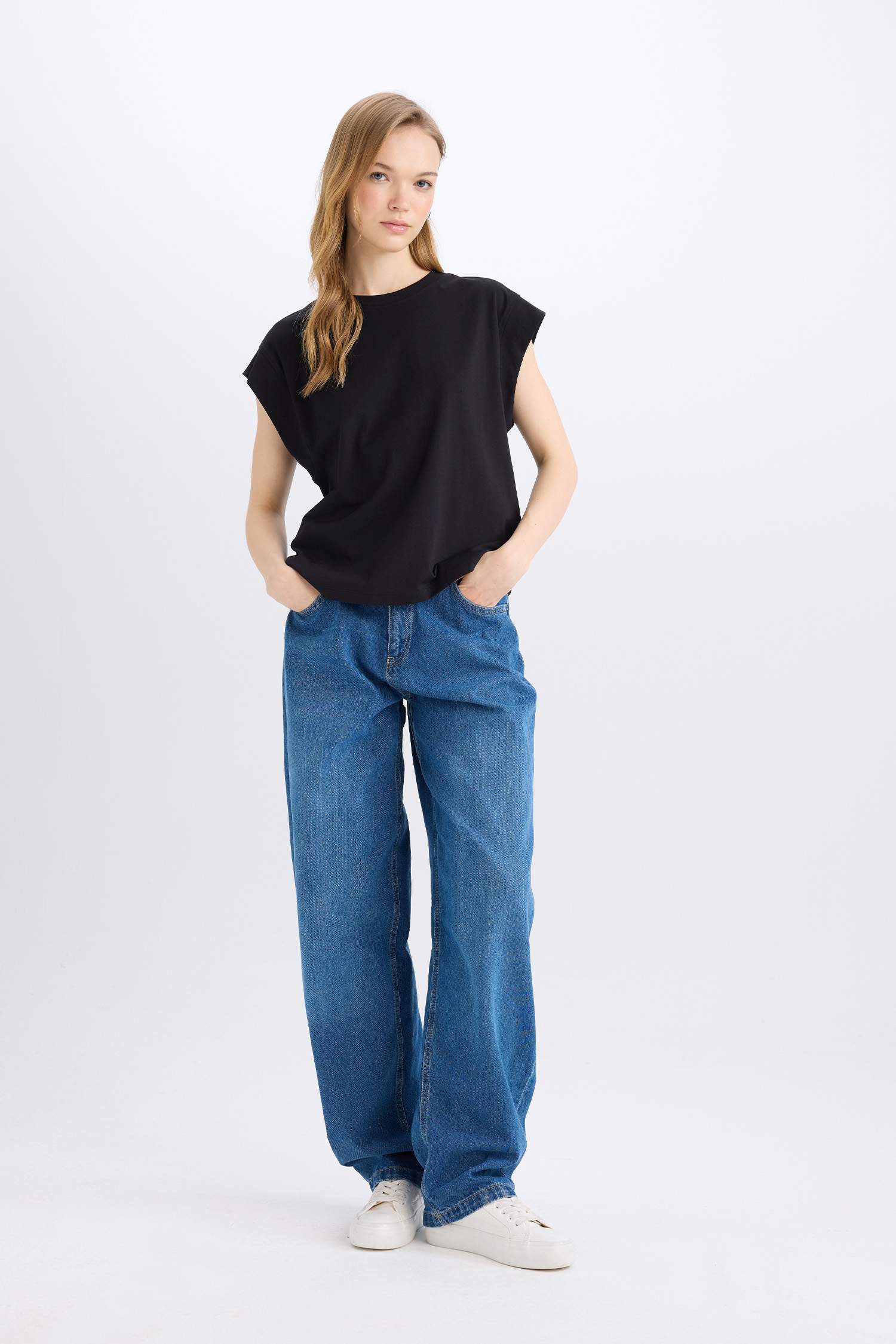 дөңгелек жаға Қысқа жеңді футболка