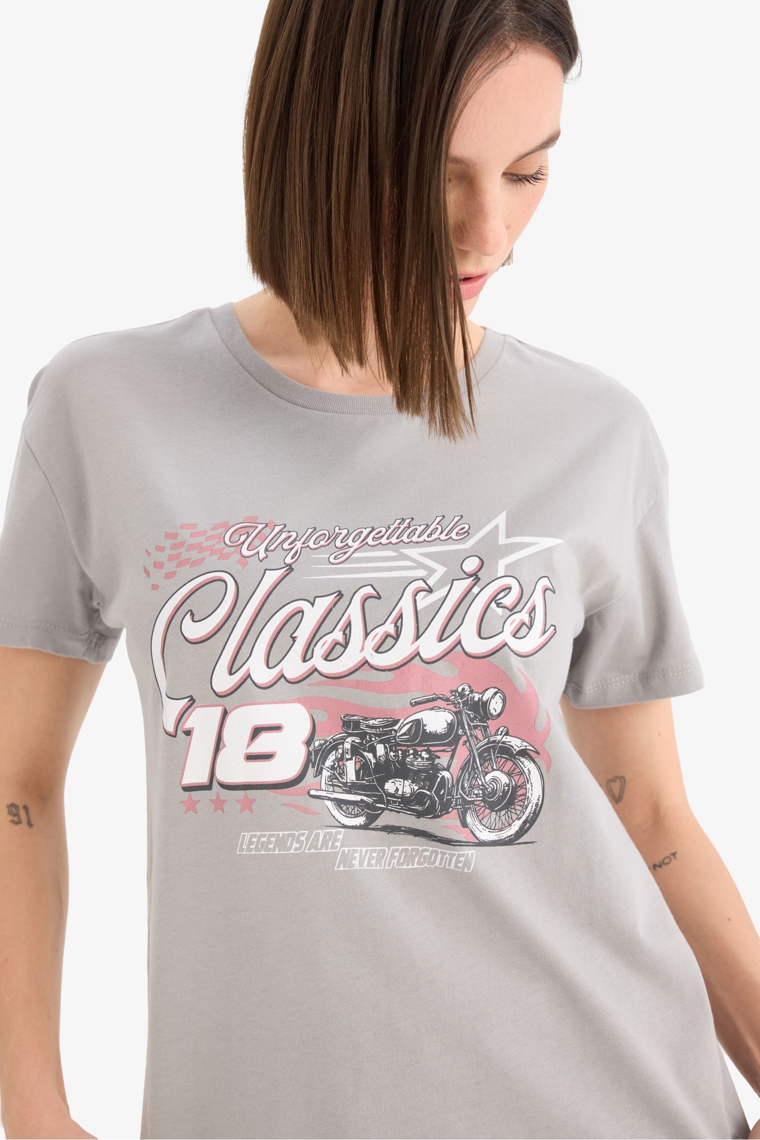 تيشيرت نص ردن قصة عادية بياخة مستديرة