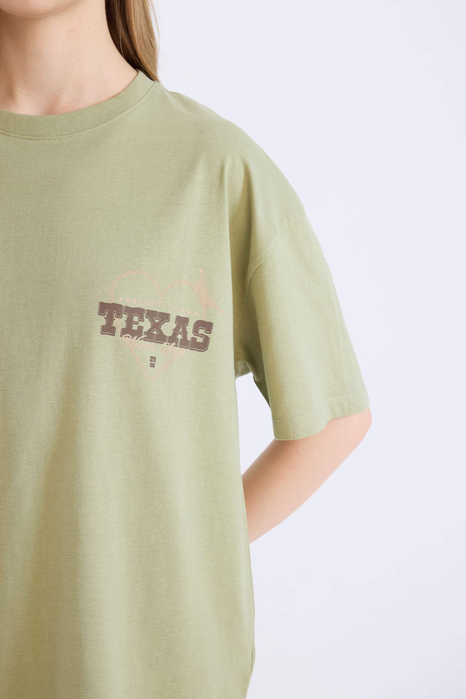 Oversize Geniş Kalıp Bisiklet Yaka Sırt Baskılı Kısa Kollu Tişört