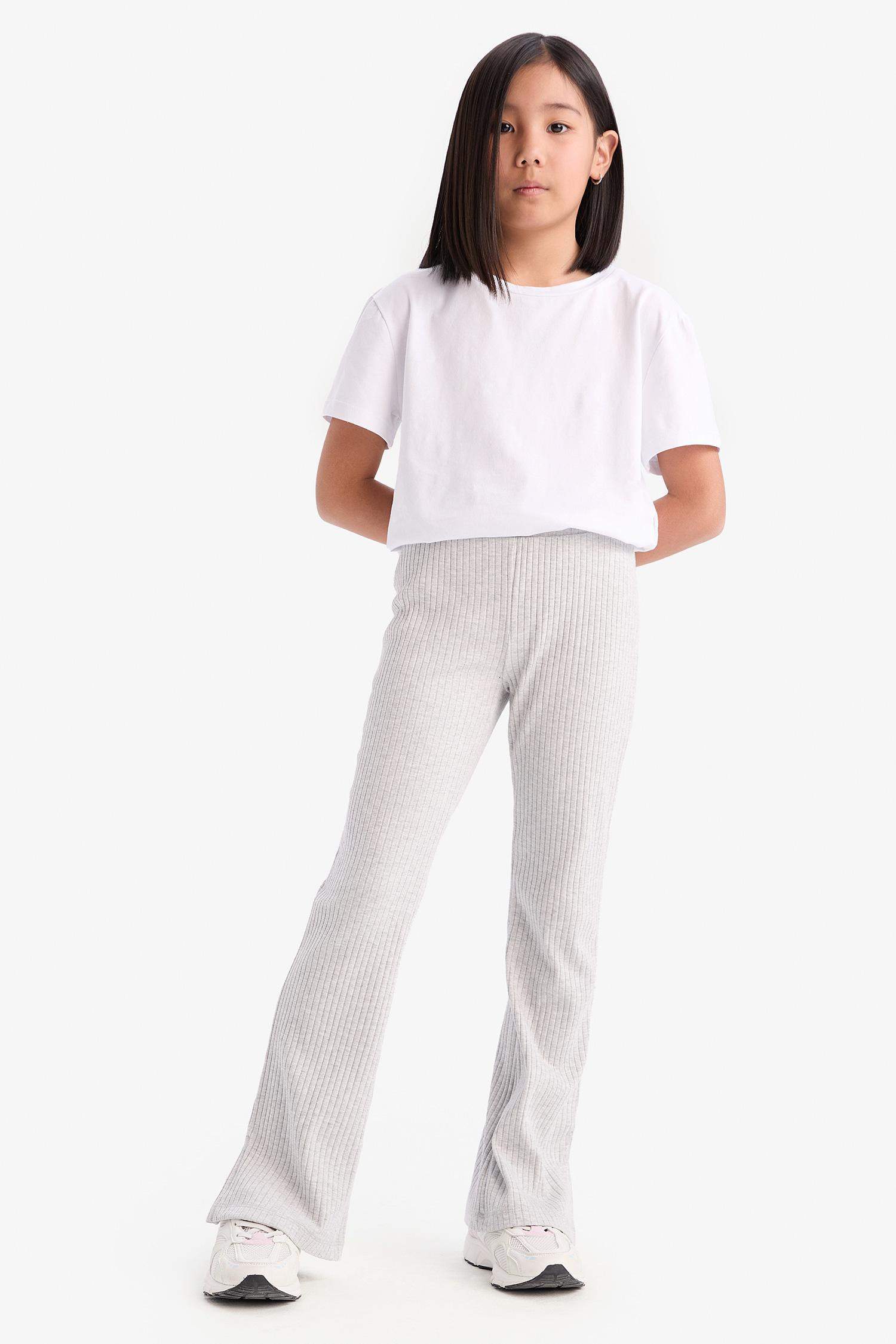 Детские леггинсы из ребристой ткани с клешированными штанинами