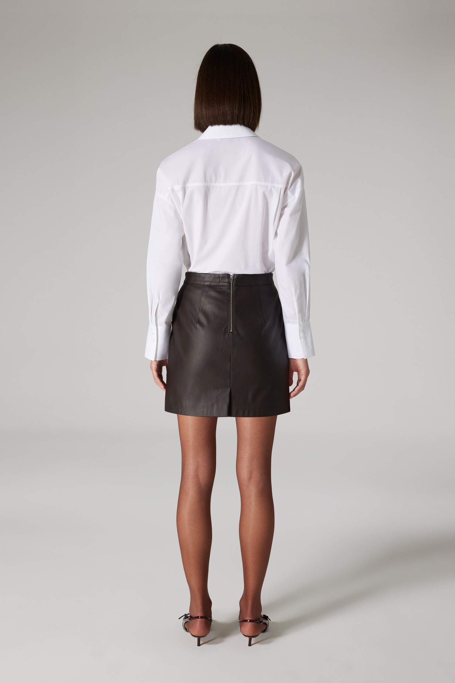 Mini-jupe en similicuir à taille haute et coupe évasée Sorbe x DeFacto