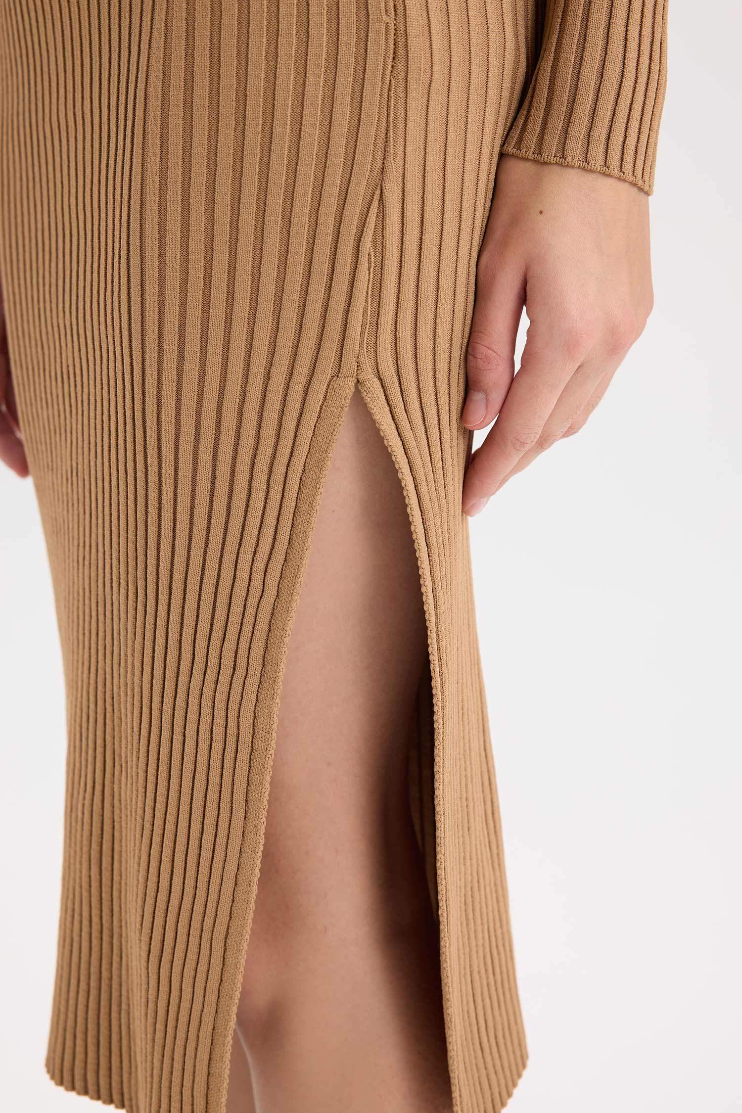 Fitted Vücudu Saran Yarım Balıkçı Yaka Basic Düz Uzun Kollu Triko Elbise