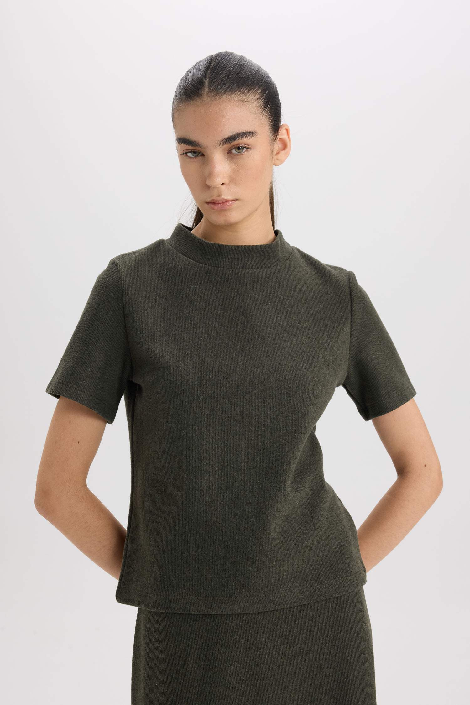 Slim Fit Half Turtleneck Basic Short Sleeve T-Shirt
