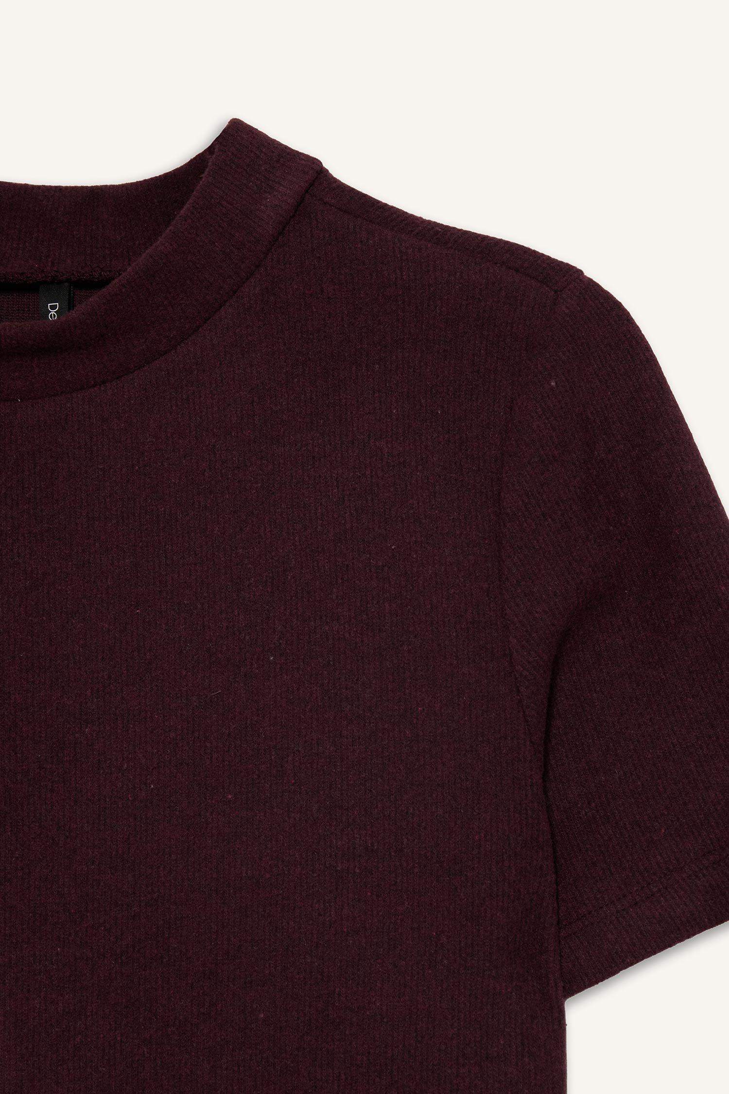 Slim Fit Dar Kesim Yarım Balıkçı Yaka Kısa Kollu Tişört