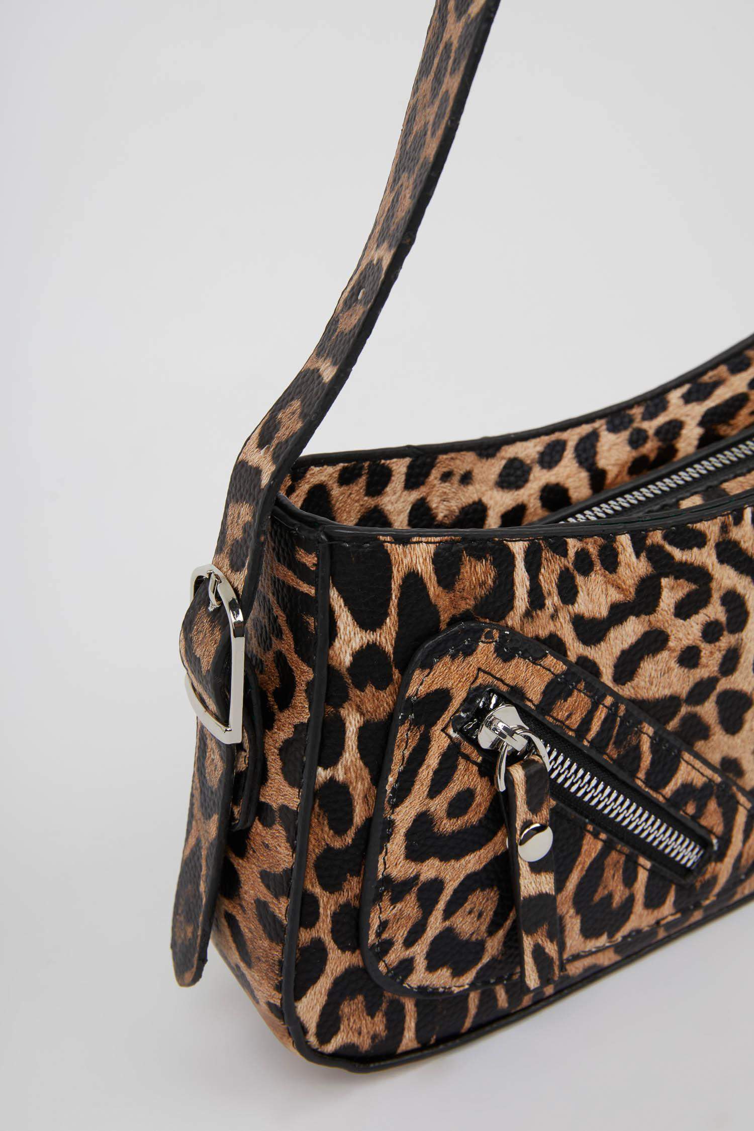 Kadın Leopar Desenli Fermuar Detaylı Omuz Çantası