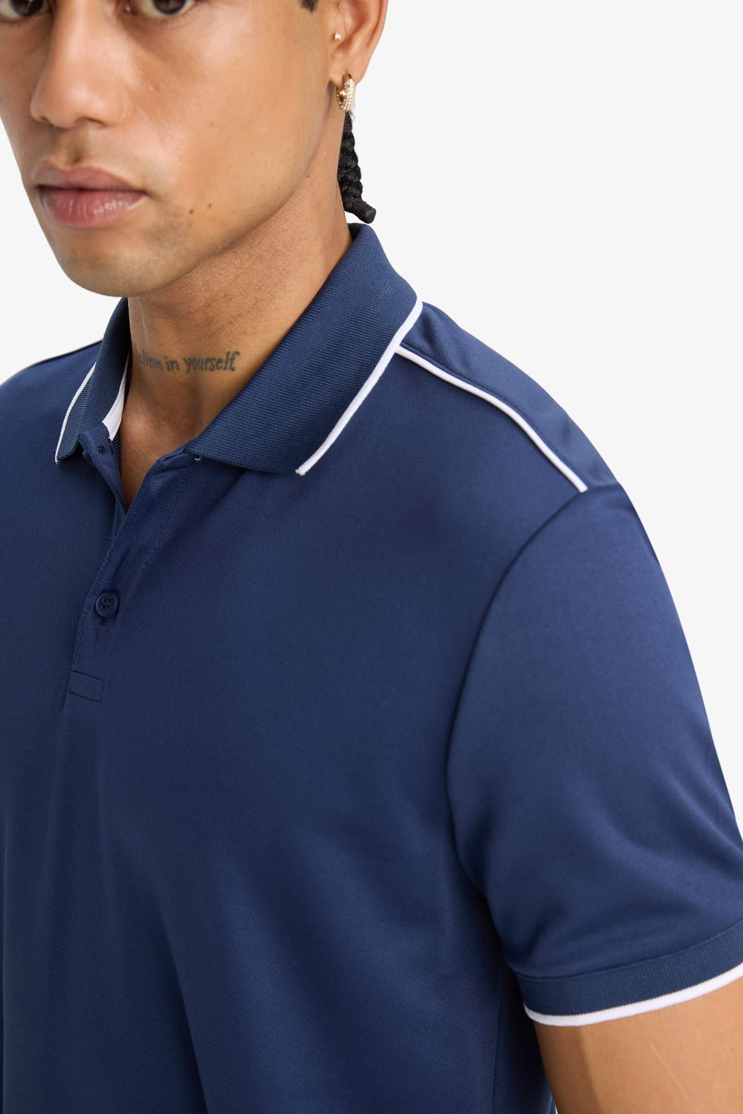 تيشيرت بولو بيكيه نص ردن سليم فيت من DeFactoFit