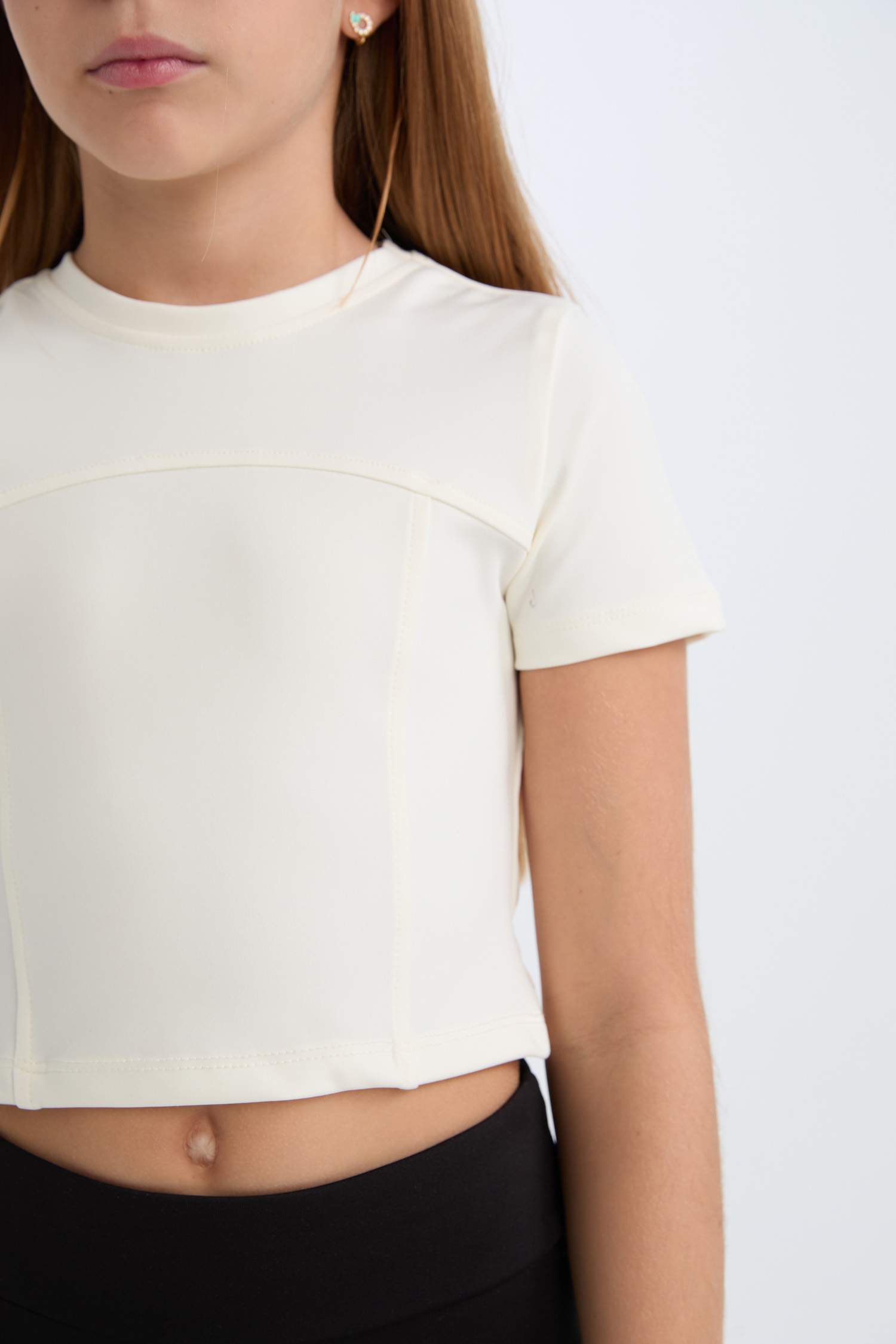 تيشيرت نص كم سليم فيت برقبة مستديرة