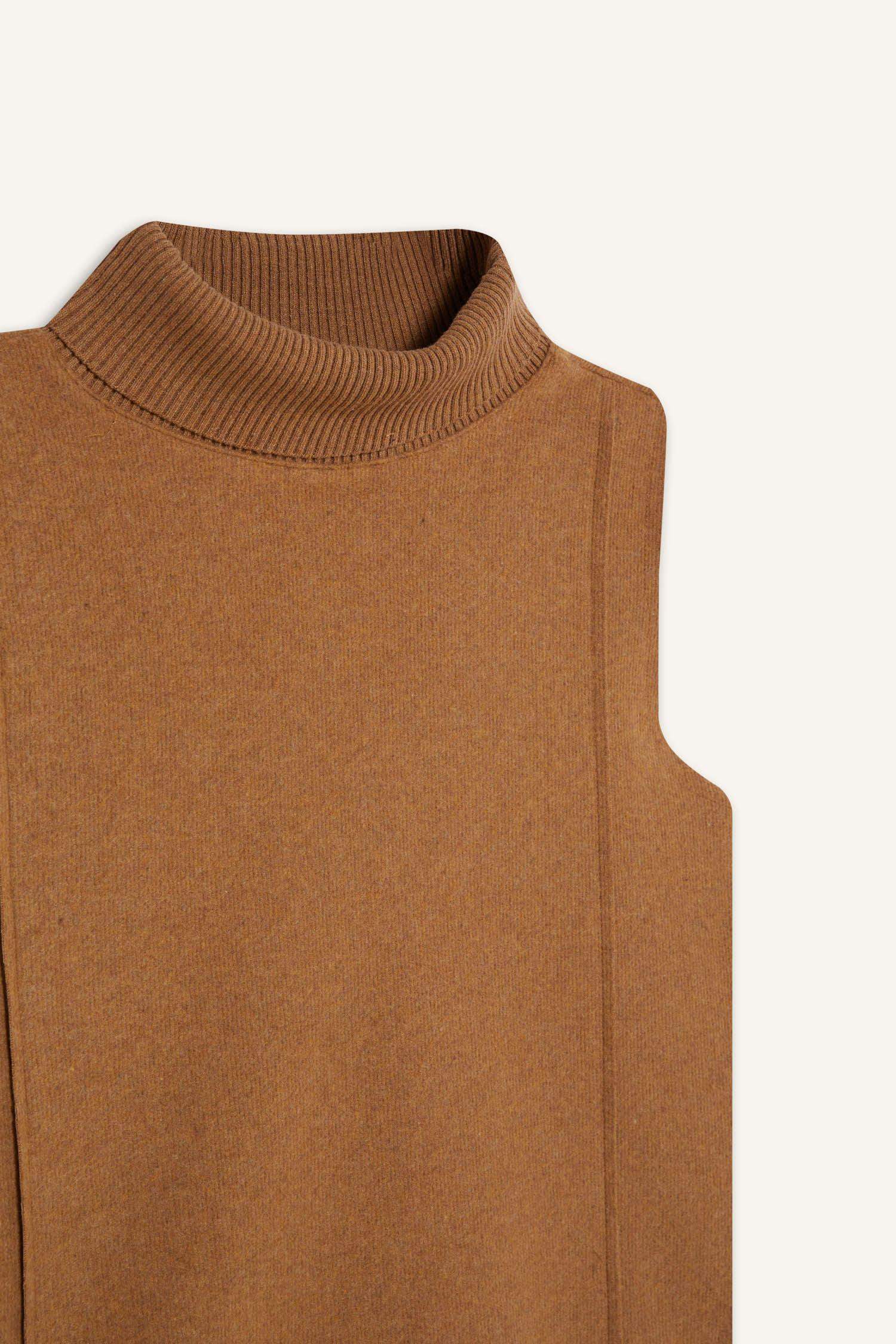 Regular Fit Balıkçı Yaka Kolsuz Bluz