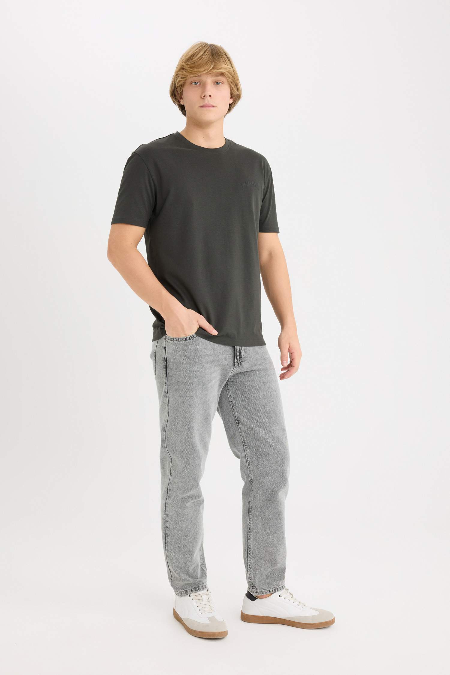 дөңгелек жаға минималл Қысқа жеңді футболка