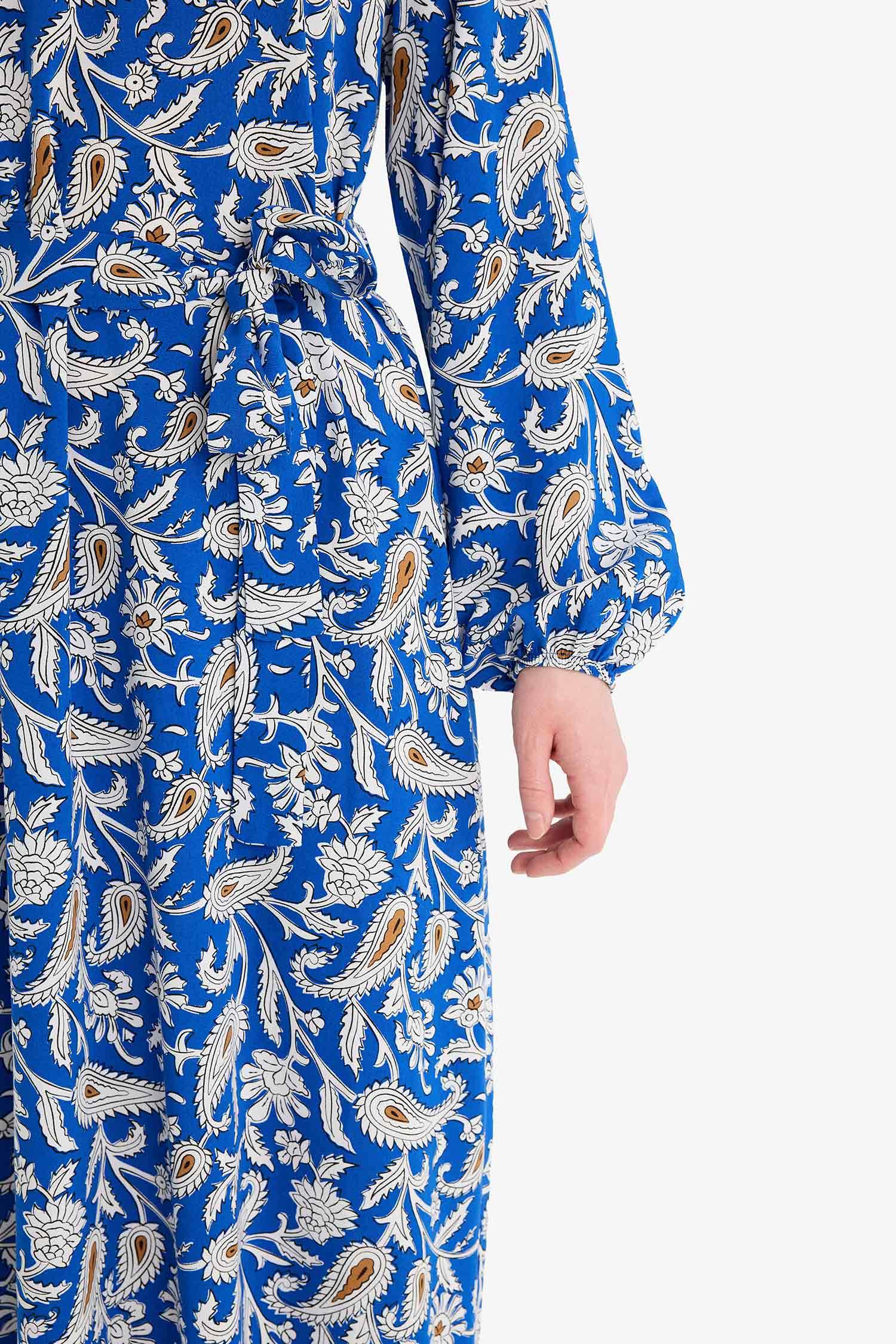 Regular Fit Bisiklet Yaka Desenli Kuşaklı Uzun Kollu Maxi Elbise