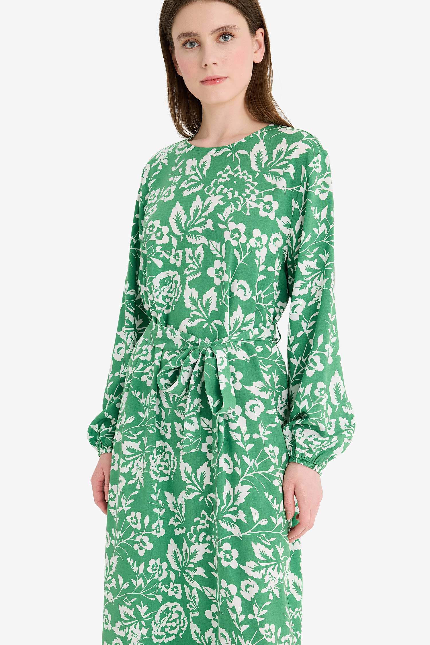 Regular Fit Bisiklet Yaka Desenli Kuşaklı Uzun Kollu Maxi Elbise