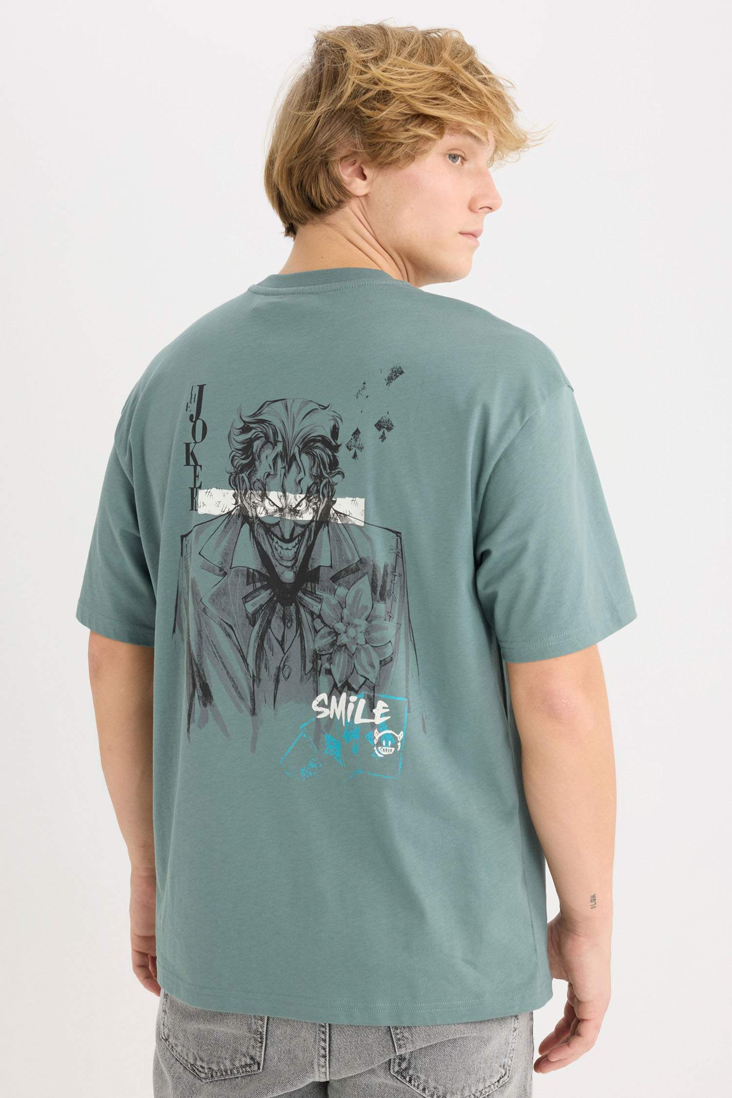 Batman Boxy Fit футболка с круглым вырезом и принтом на спине, короткие рукава