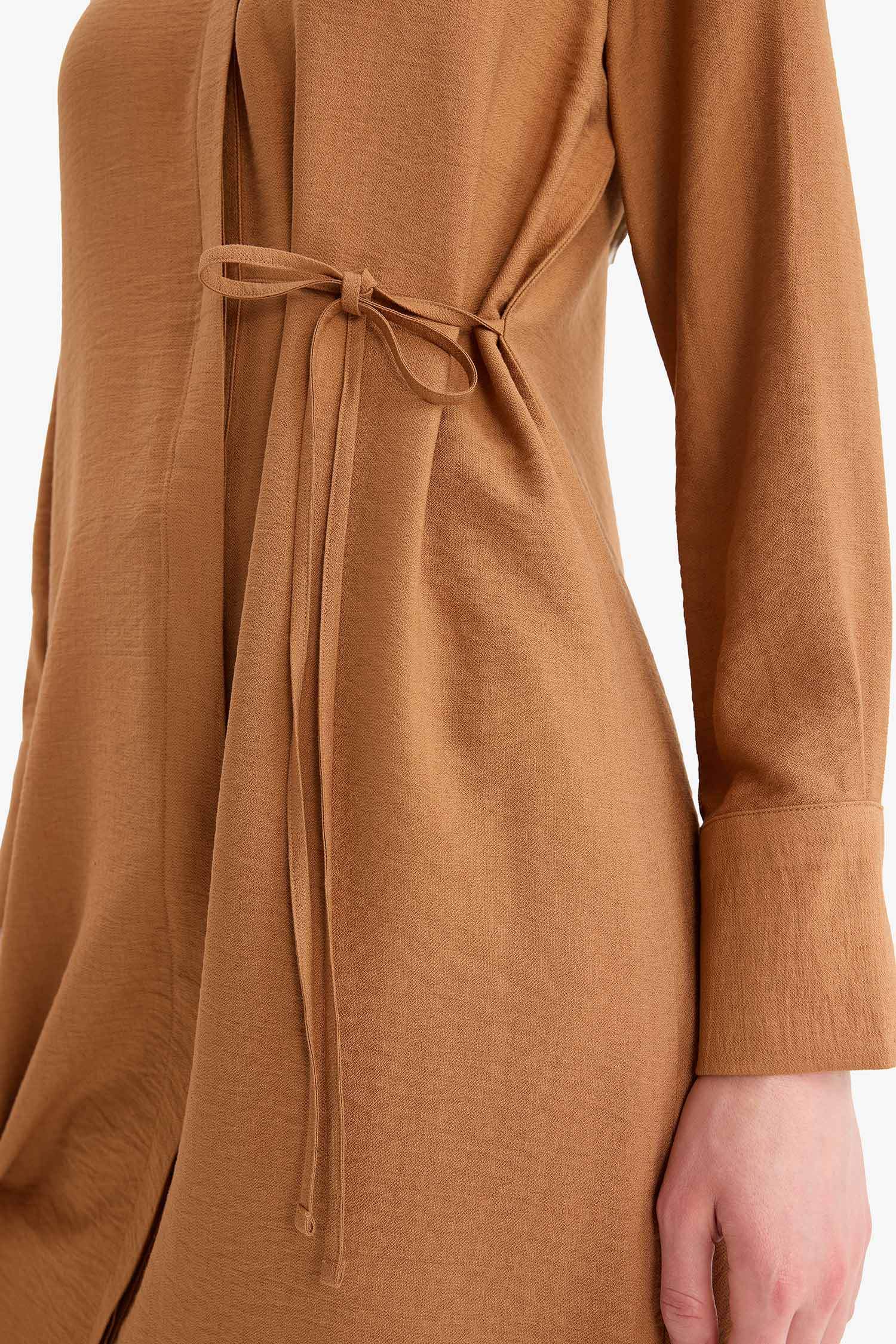 Regular Fit Gömlek Yaka Büzgülü Uzun Kollu Diz Altı Tesettür Tunik