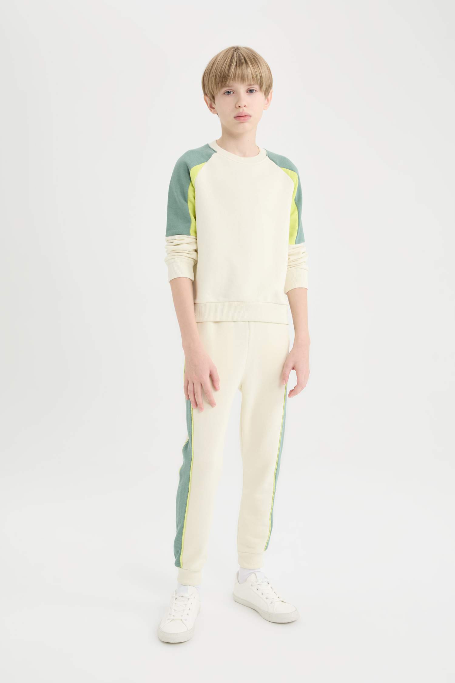 Ensemble de t-shirt à col rond imprimé et pantalon de survêtement pour garçon