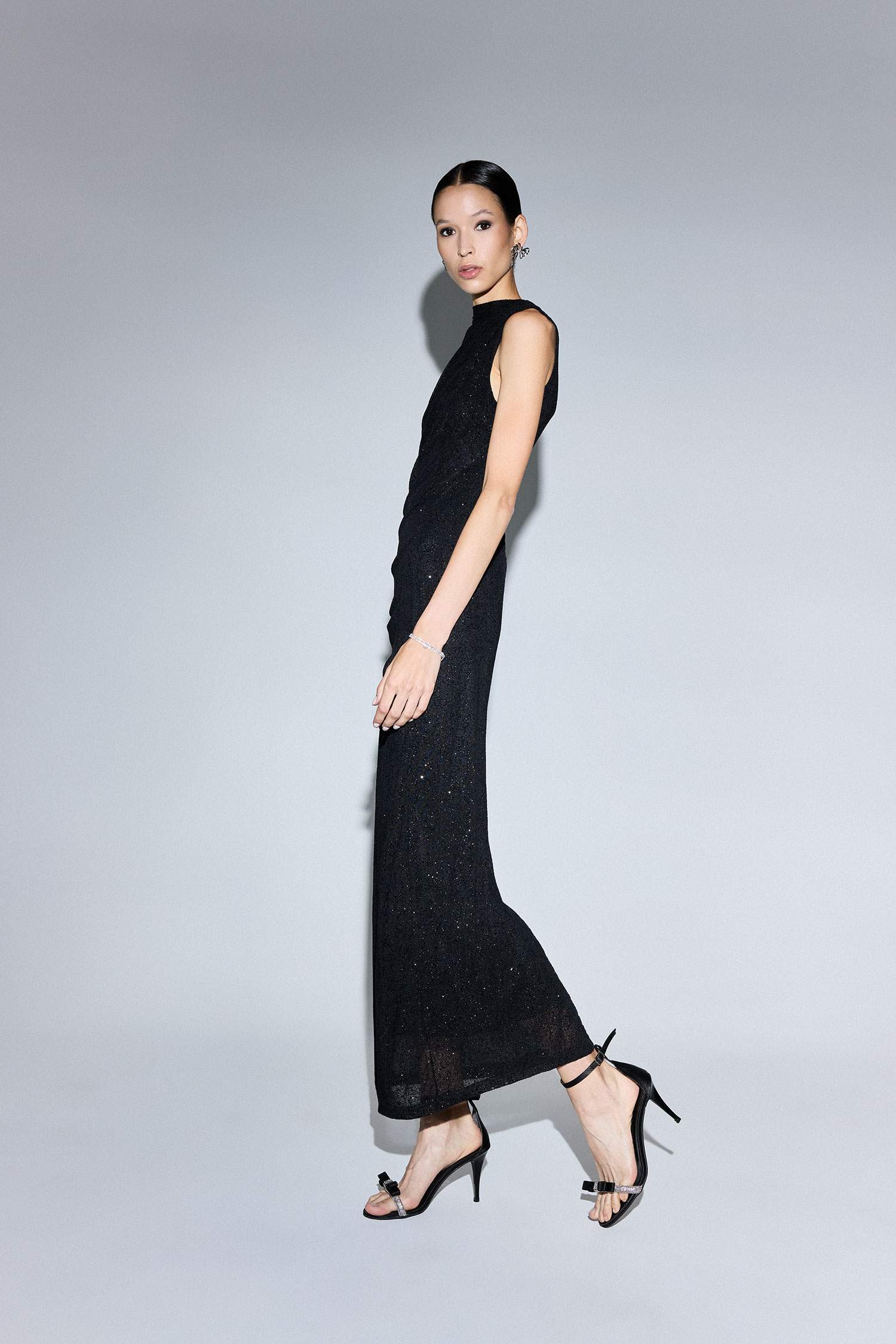 Fitted Embroidered Velvet Sleeveless Maxi Dress