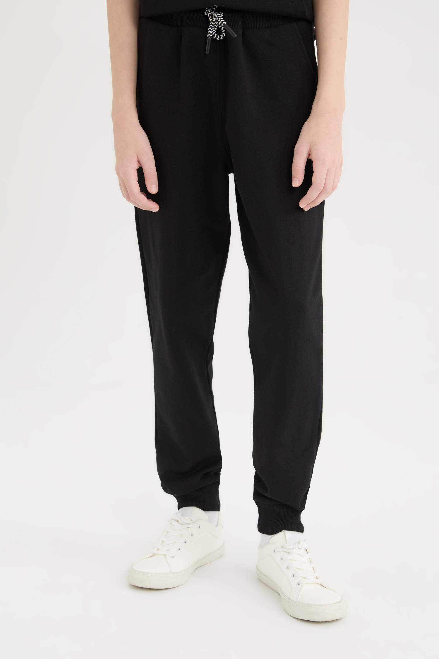 Erkek Çocuk 3'lü Takım Kapüşonlu Kolsuz Baskılı Sweatshirt Kısa Kollu Tişört Beli Paçası Lastikli Eşofman Altı