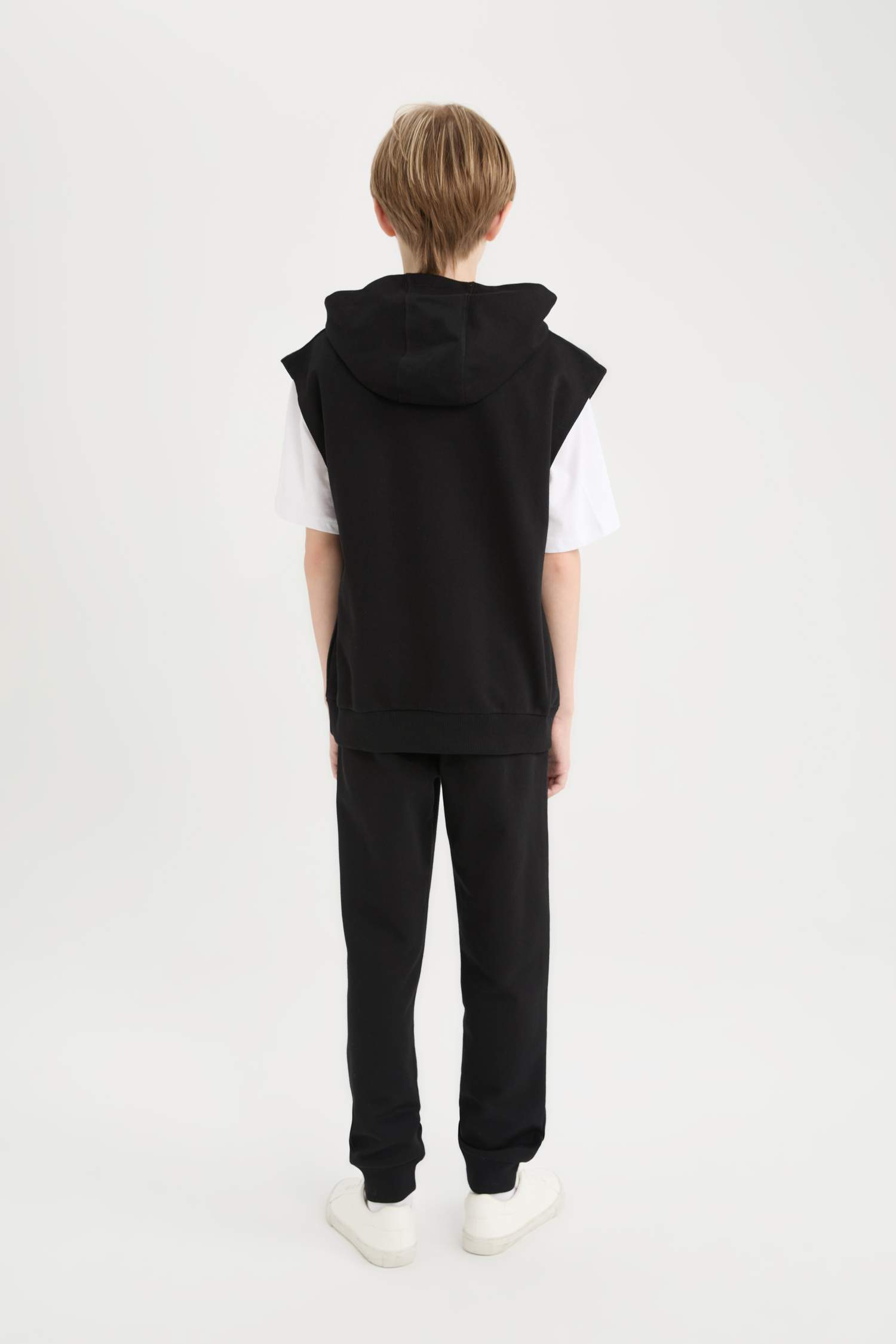 Erkek Çocuk 3'lü Takım Kapüşonlu Kolsuz Baskılı Sweatshirt Kısa Kollu Tişört Beli Paçası Lastikli Eşofman Altı