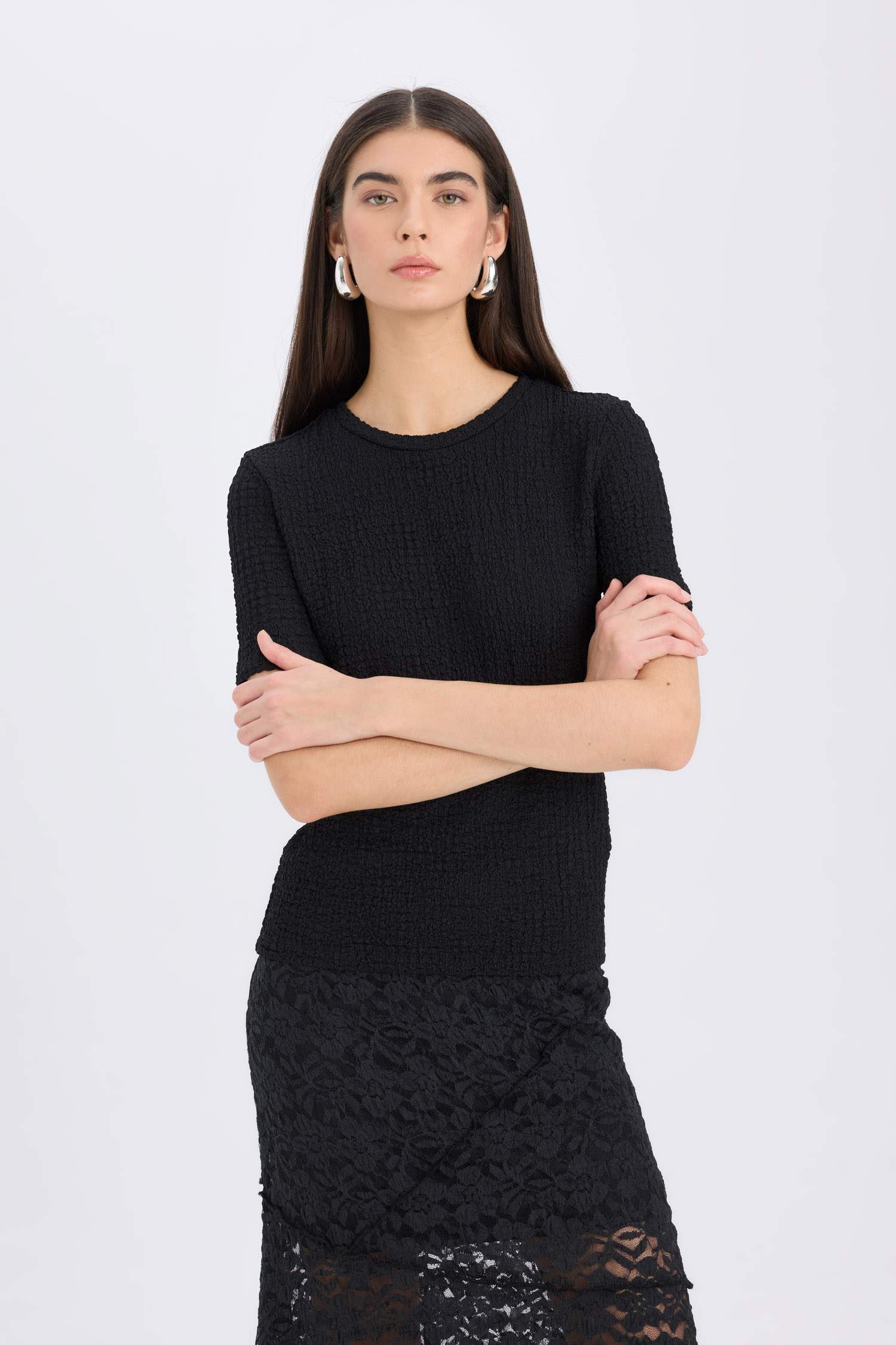 تيشيرت نص ردن منسوج سليم فيت بياخة مستديرة