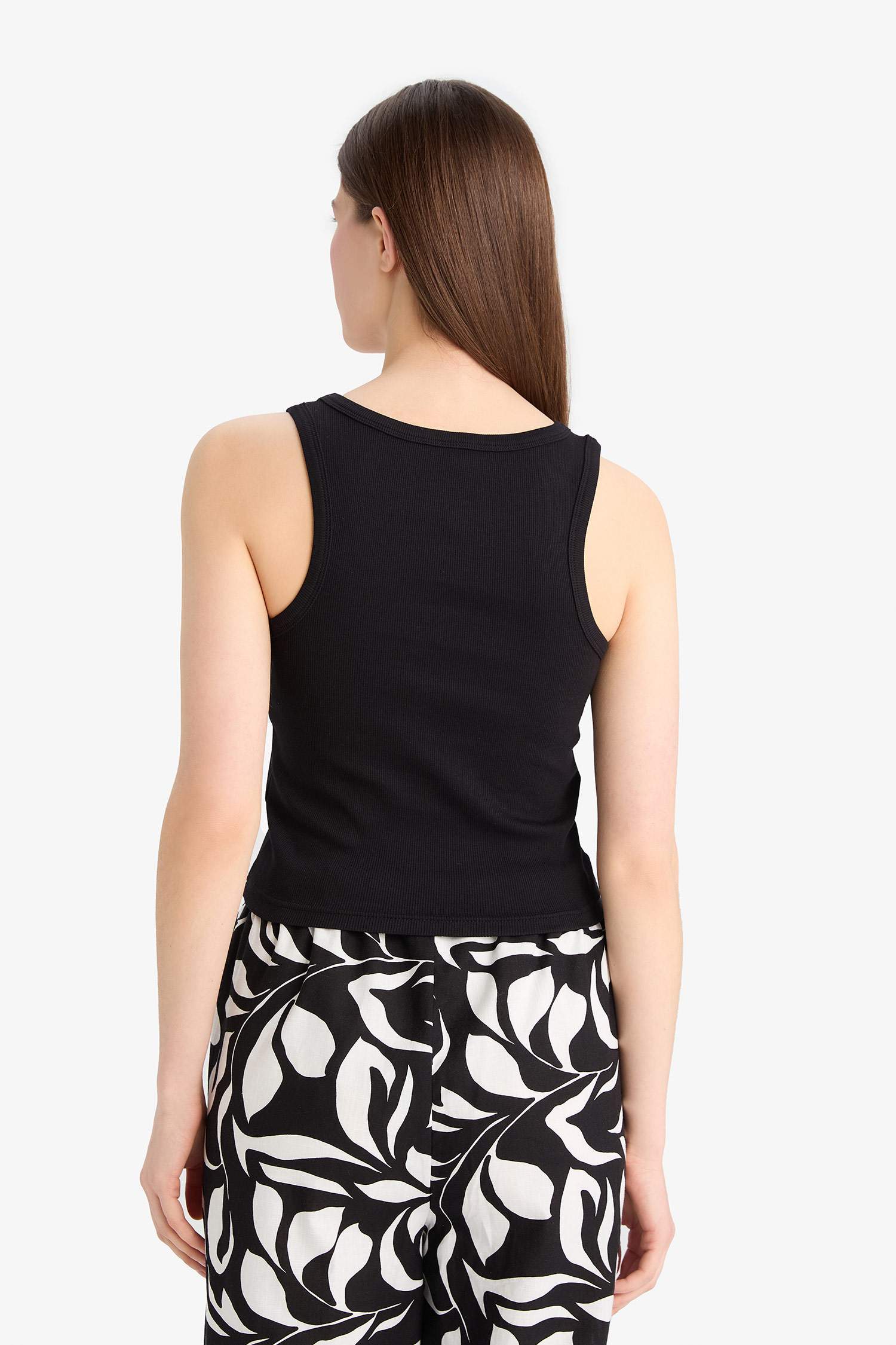 Әйелдерге слим пішімі дөңгелек жаға Ішкөйлек