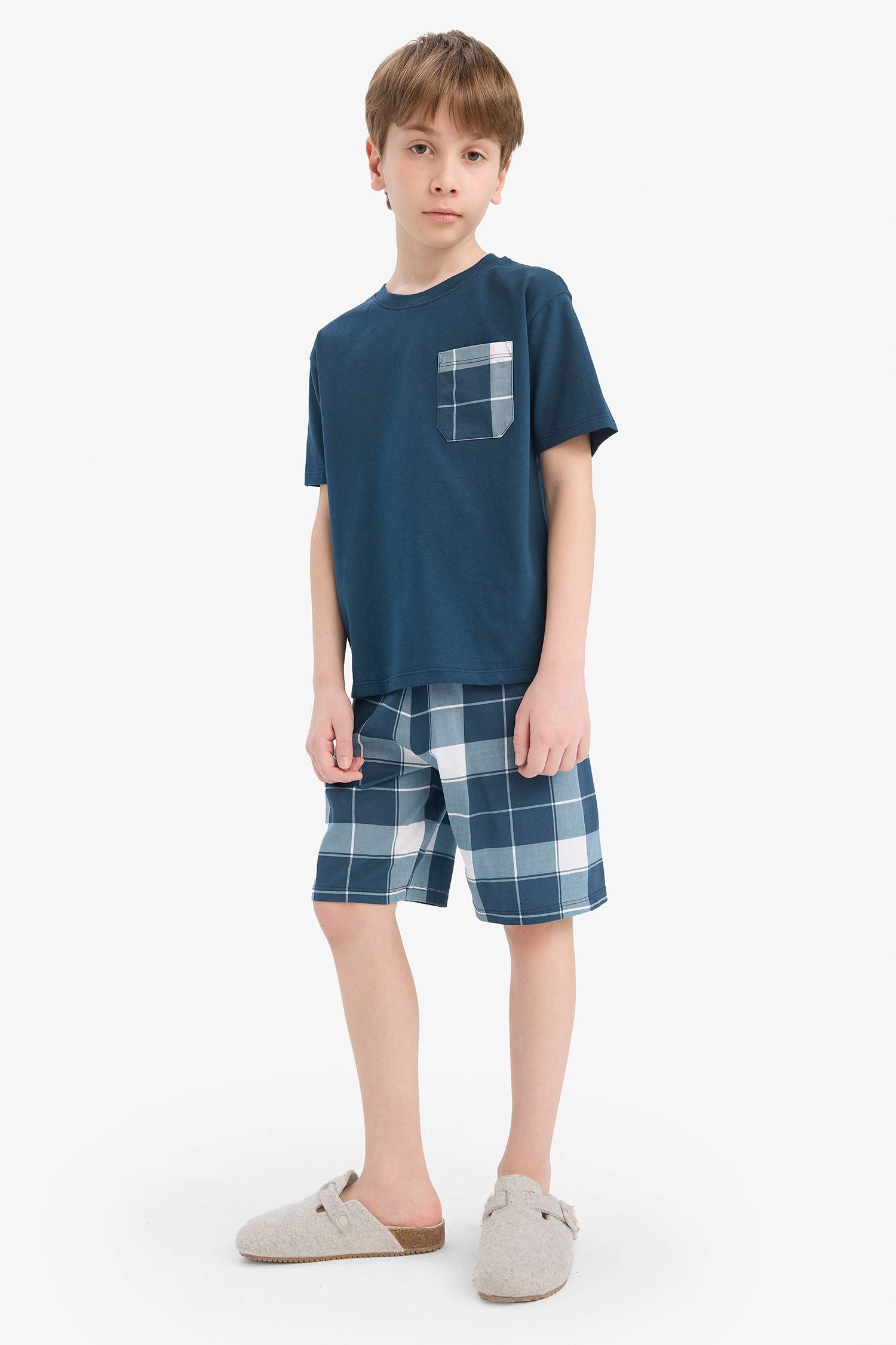 Ensemble Pyjama T-shirt et Short à carreaux pour garçon