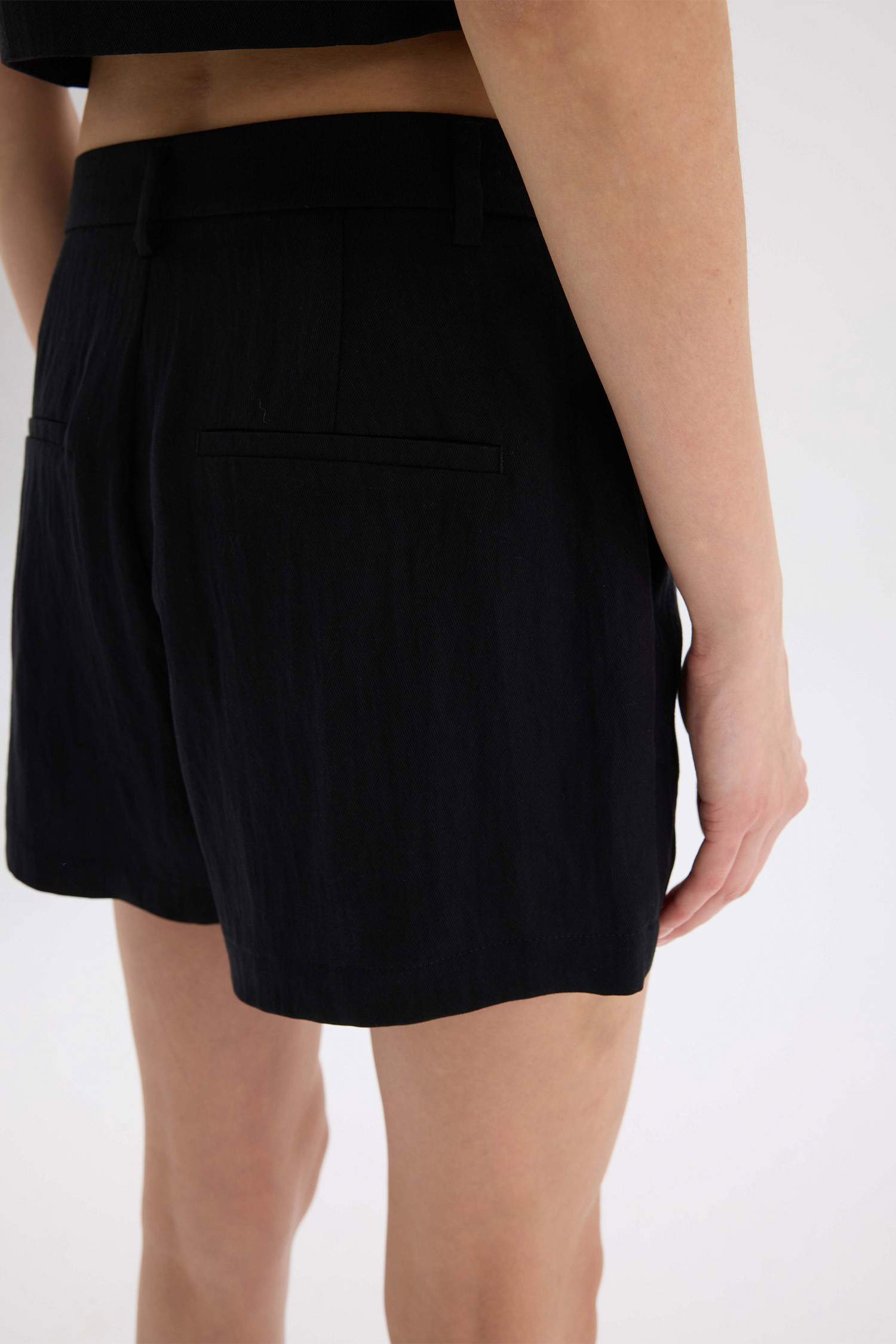 Шорты из Льняной Смеши с Высокой Посадкой и Стандартными Ногами