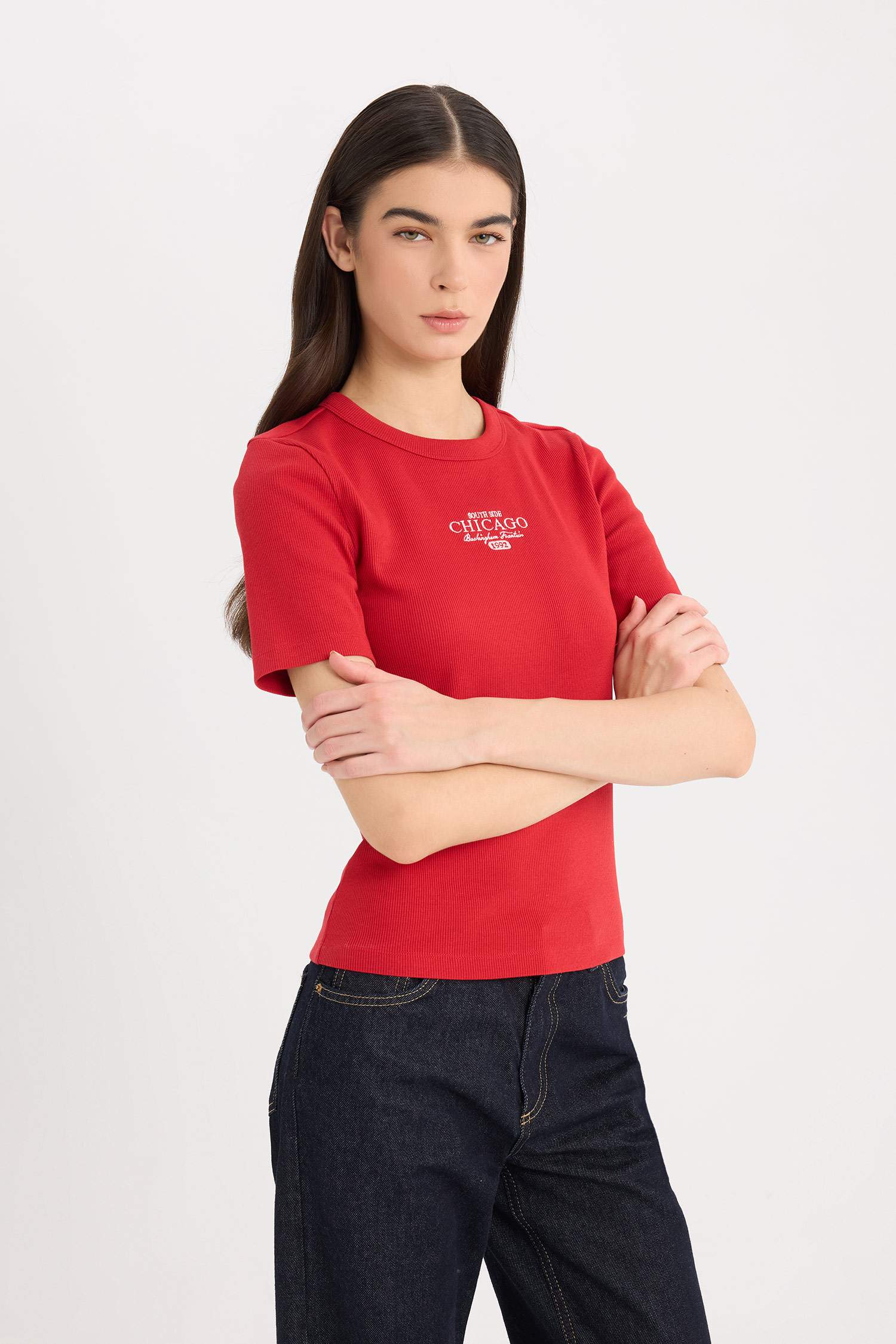 дөңгелек жаға слоган тоқылған Қысқа жеңді футболка