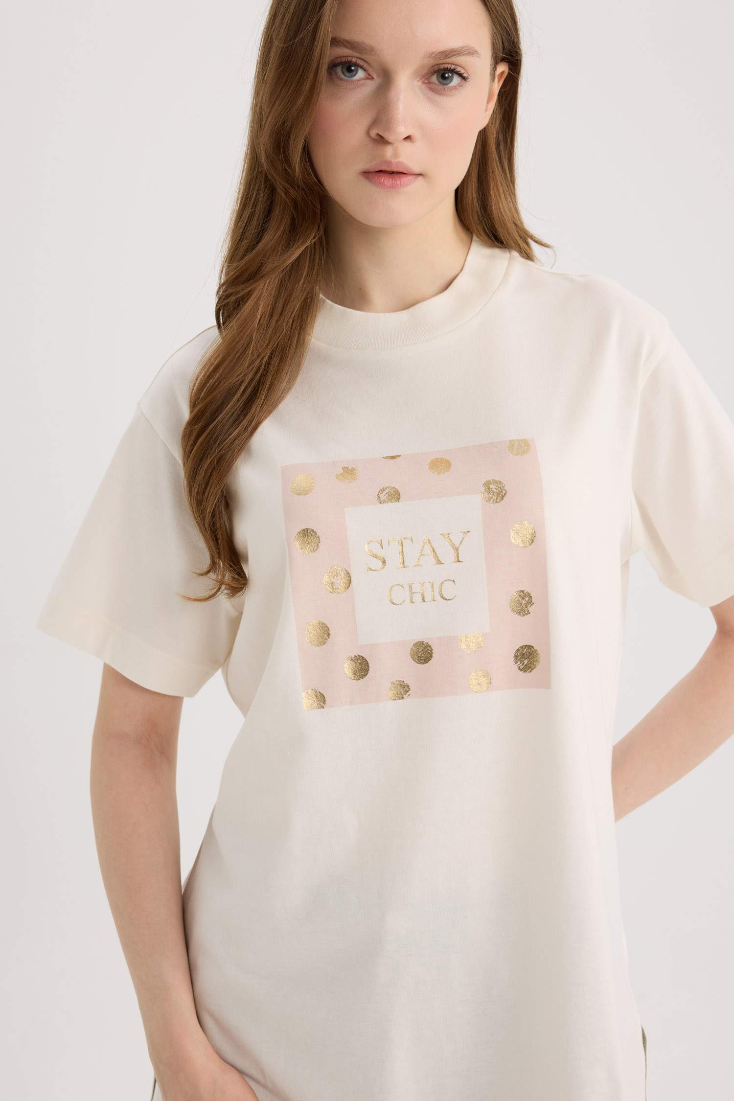 تيشيرت طويل مطبوع قصة مريحة بياخة مستديرة