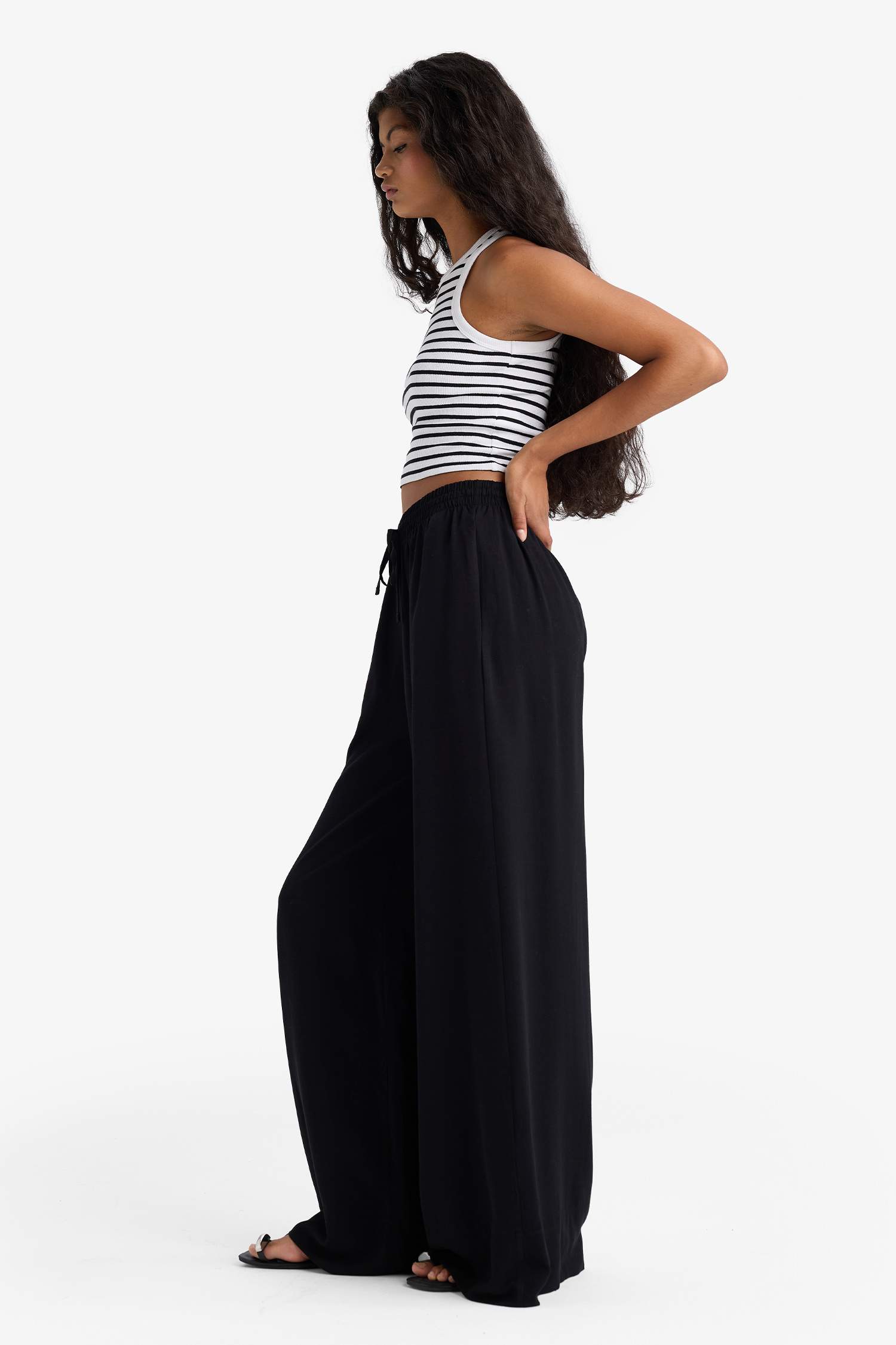 Wide Leg Linen Blended Trousers