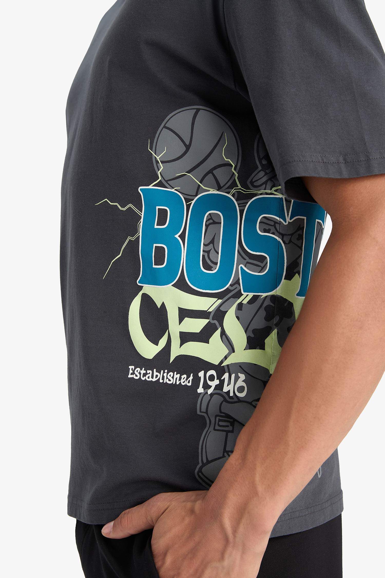 Футболка от DeFactoFit NBA Boston Celtics Oversize, с круглым вырезом и коротким рукавом